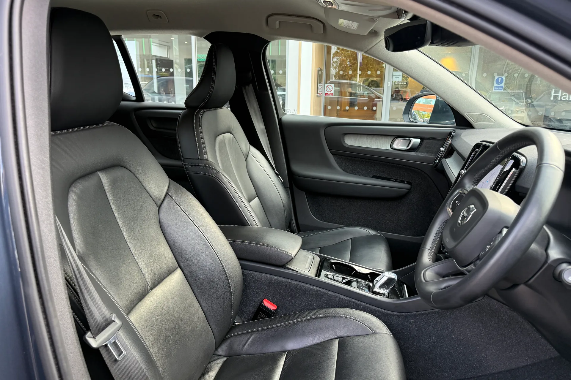 Volvo XC40 thumbnail image number 25