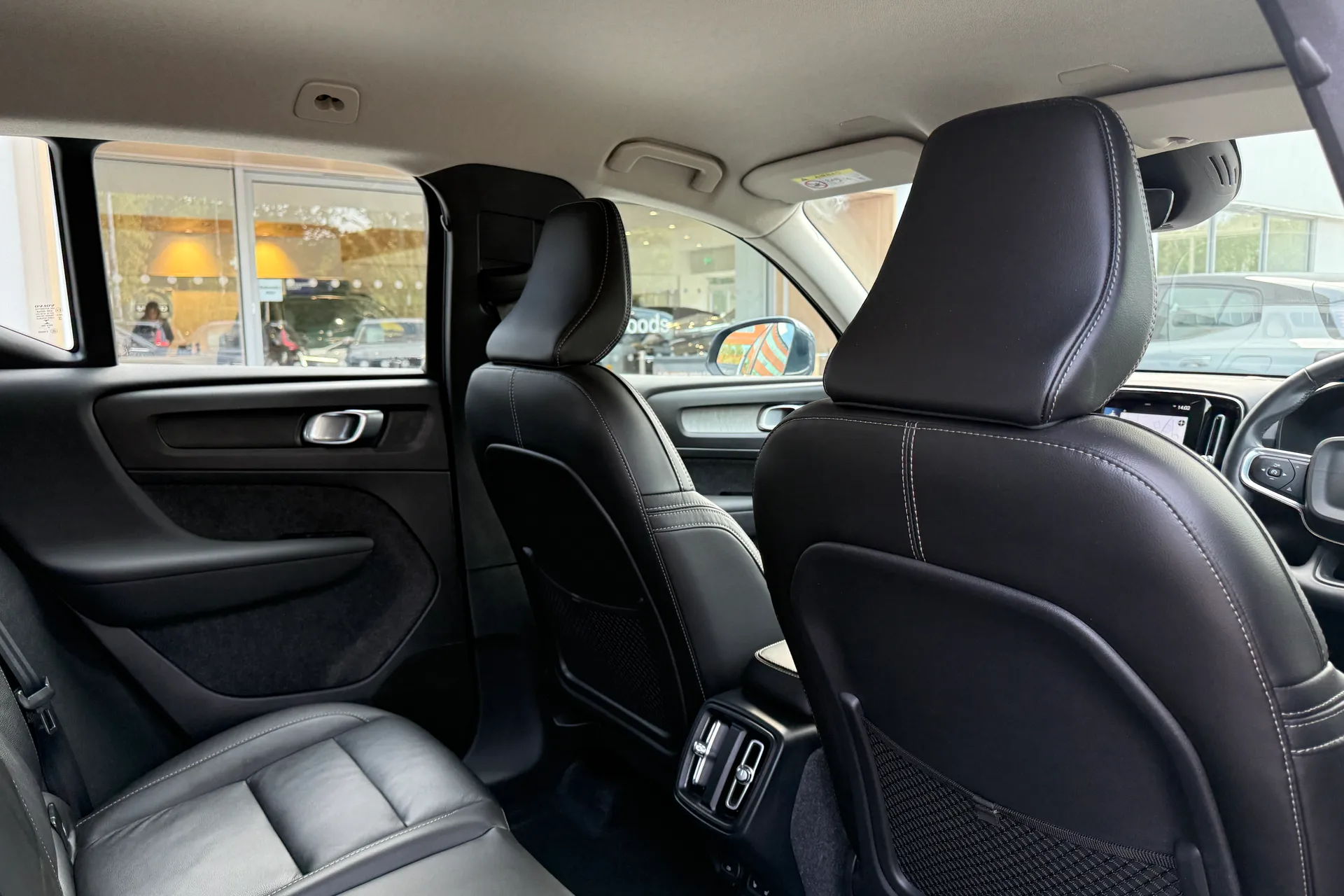 Volvo XC40 thumbnail image number 23