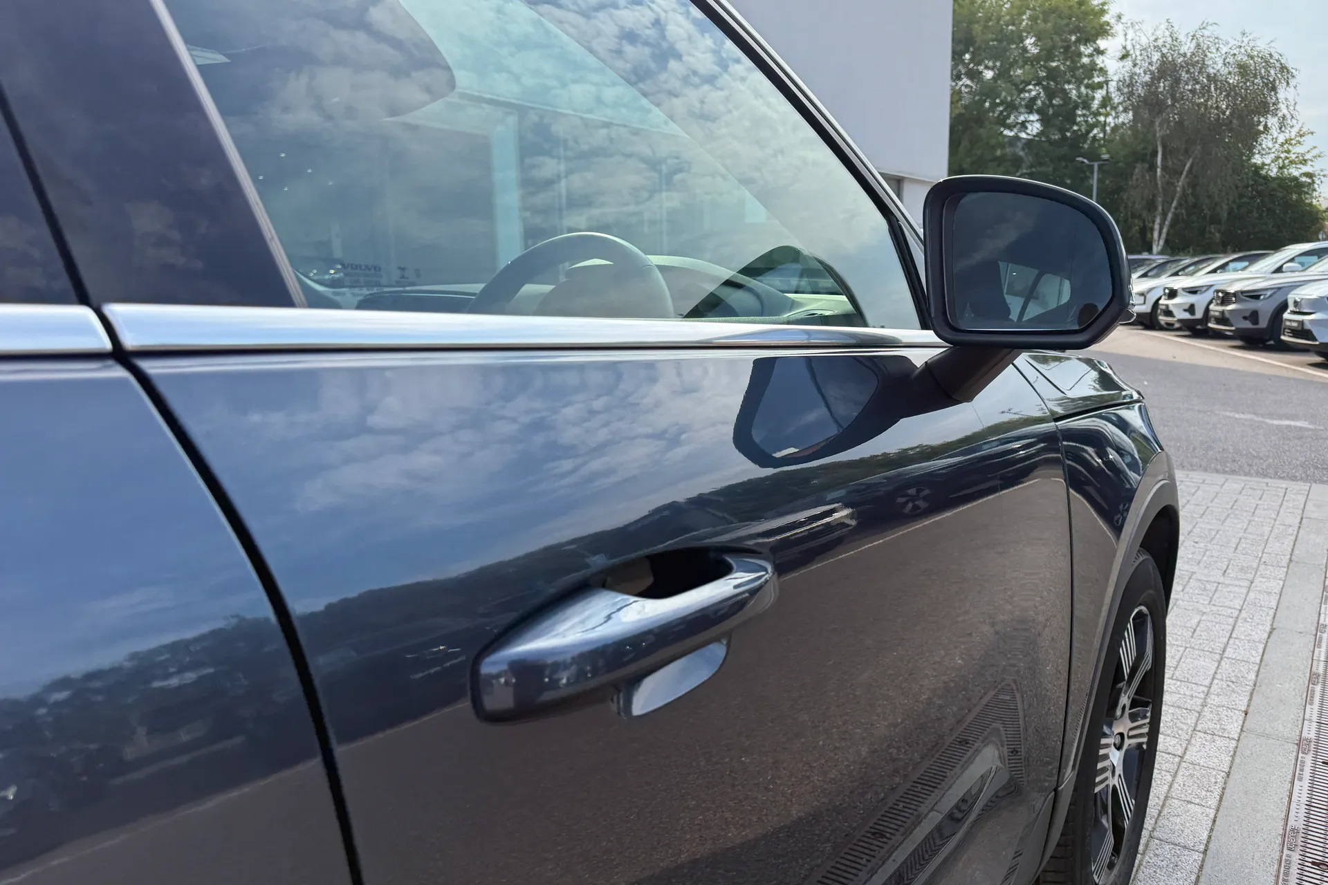 Volvo XC40 thumbnail image number 14