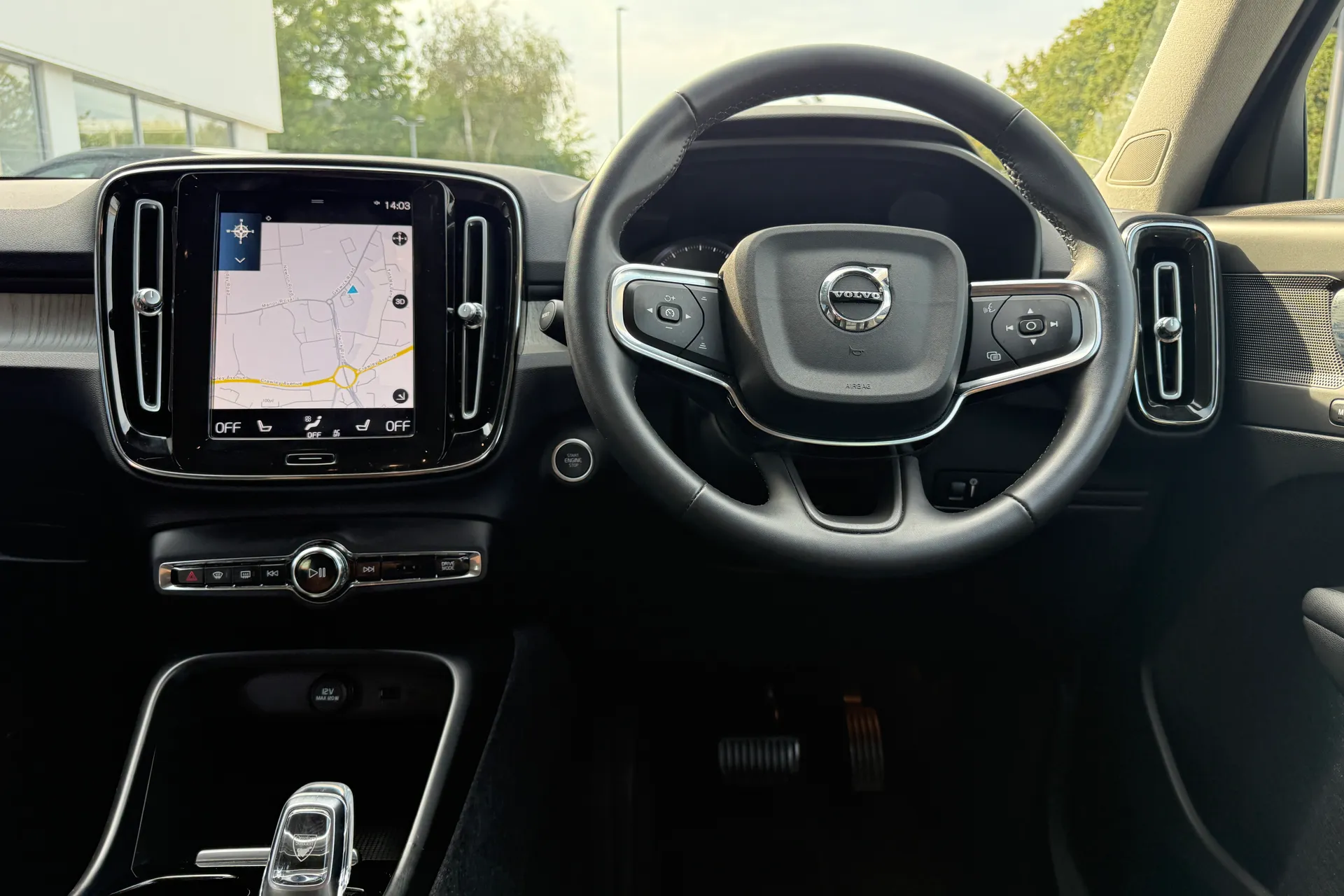Volvo XC40 thumbnail image number 32