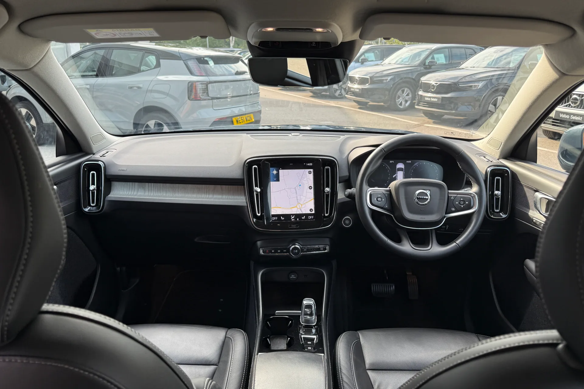 Volvo XC40 thumbnail image number 3