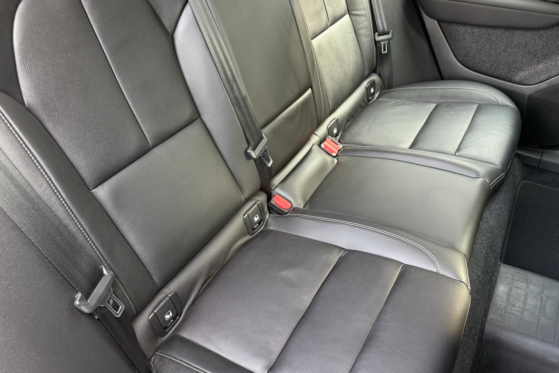 Volvo XC40 thumbnail image number 24