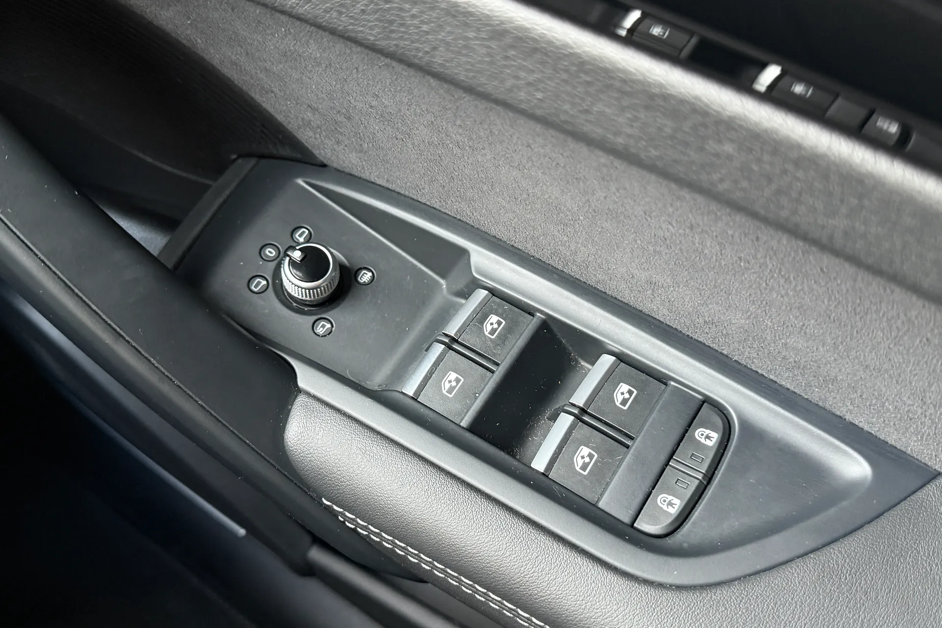 Audi Q5 thumbnail image number 33