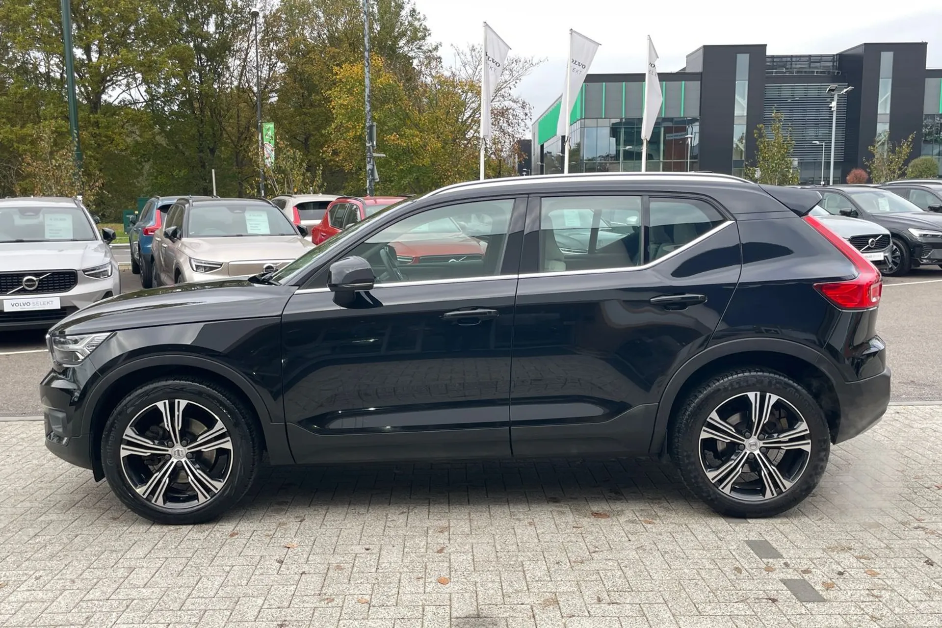 Volvo XC40 thumbnail image number 10