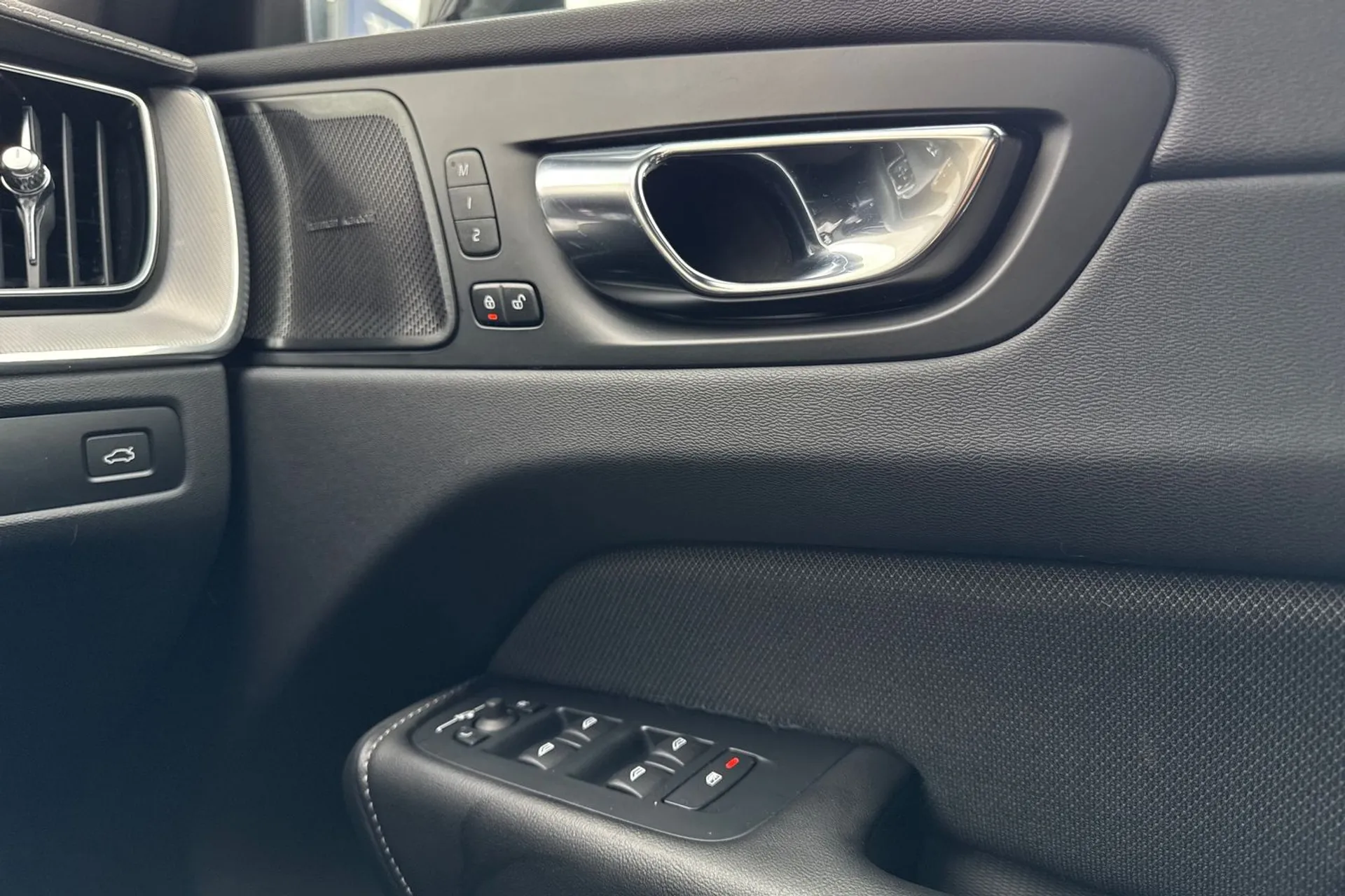 Volvo XC60 thumbnail image number 43