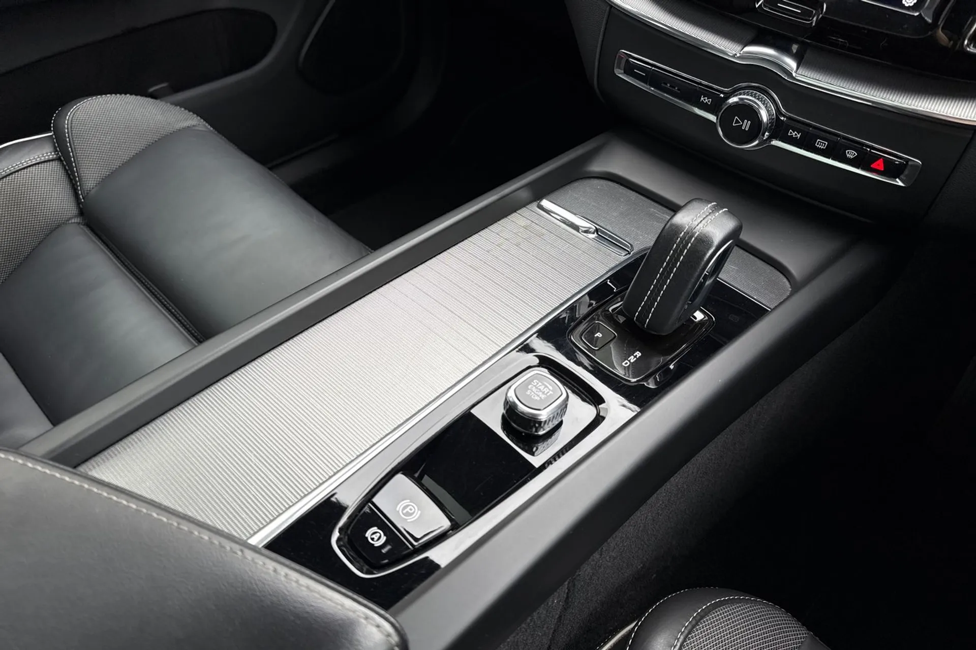 Volvo XC60 thumbnail image number 45