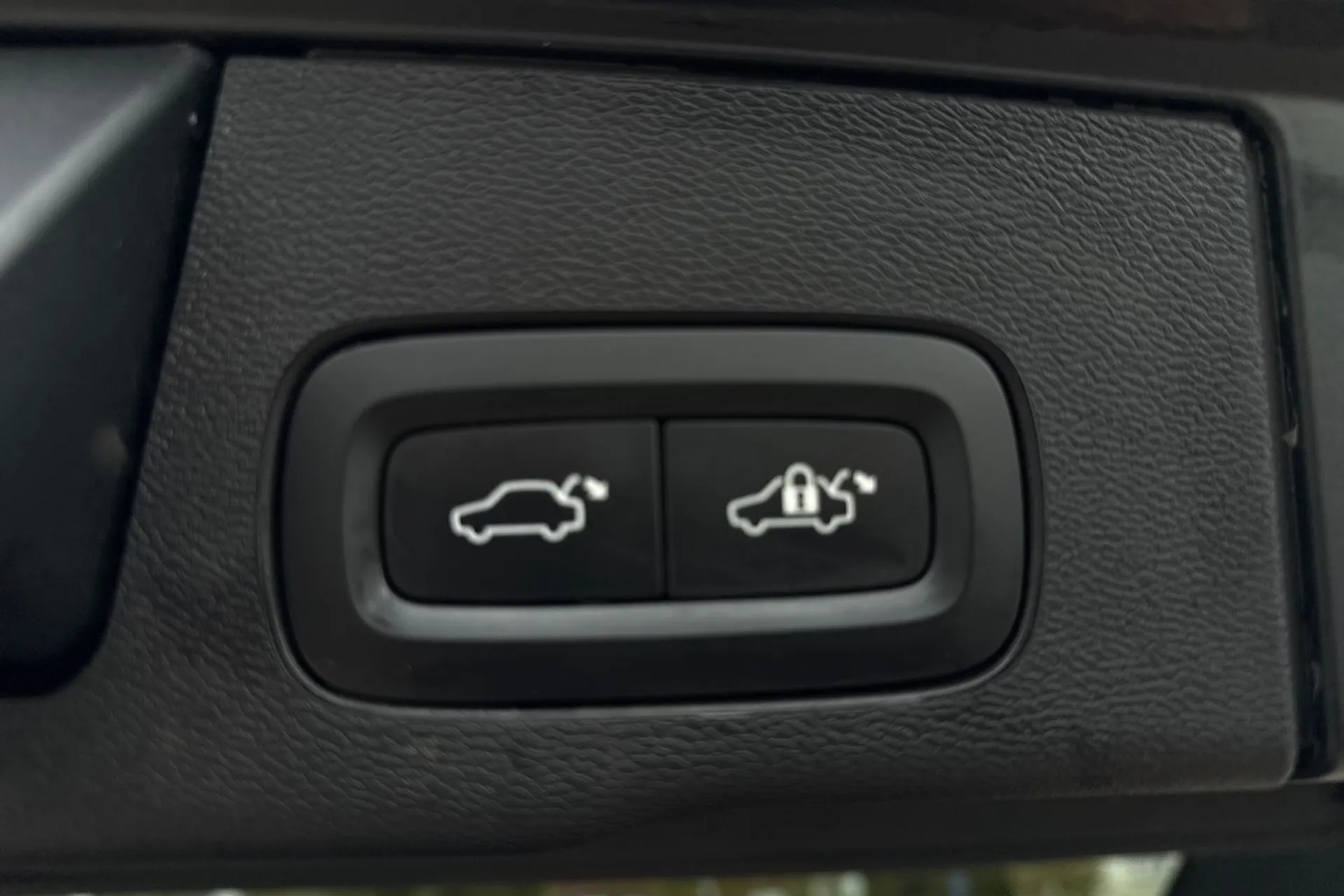 Volvo XC60 thumbnail image number 21