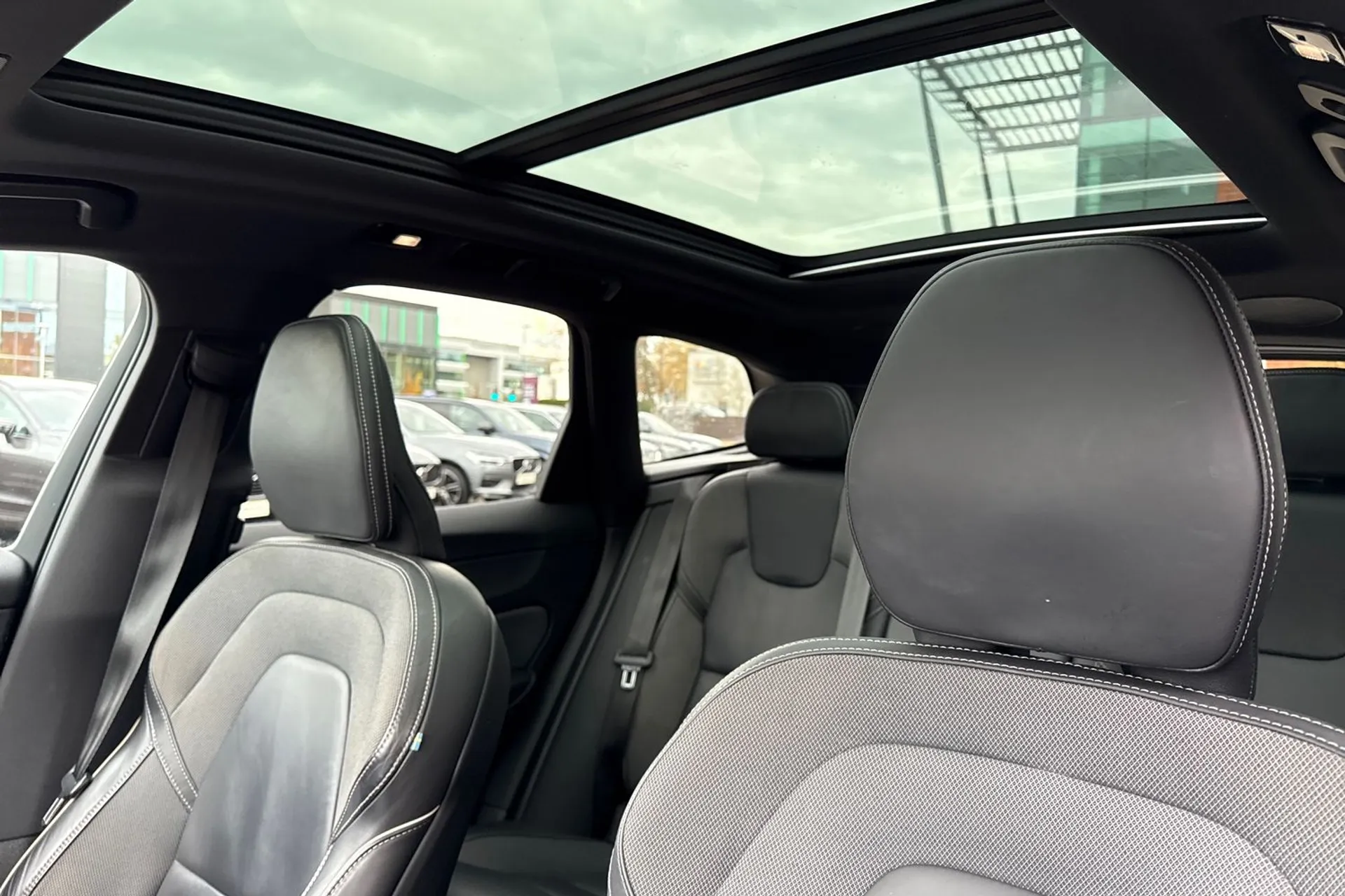 Volvo XC60 thumbnail image number 29