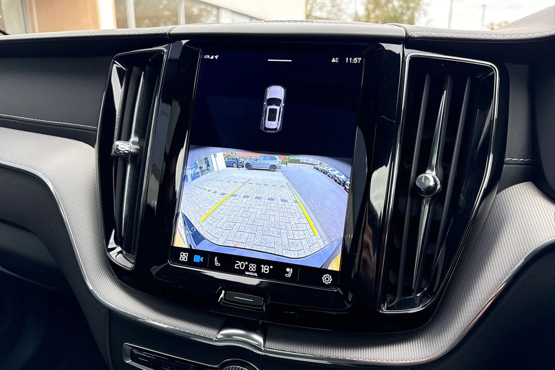 Volvo XC60 thumbnail image number 39