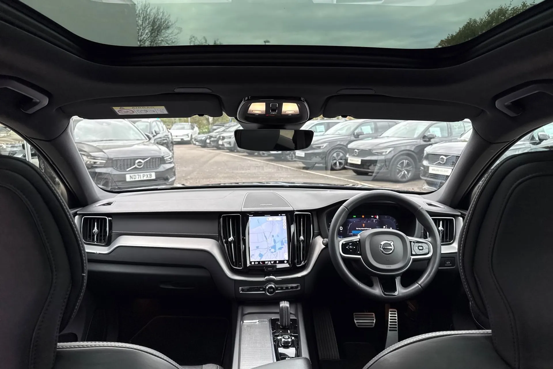 Volvo XC60 thumbnail image number 3