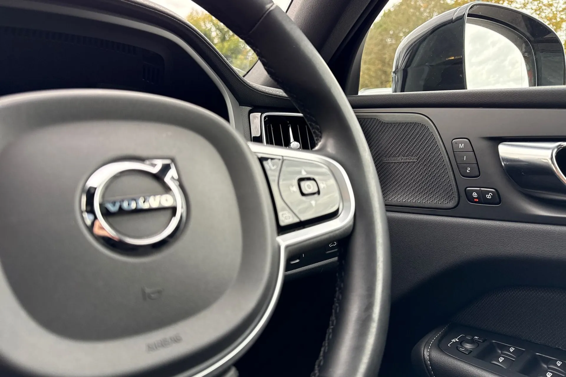 Volvo XC60 thumbnail image number 38