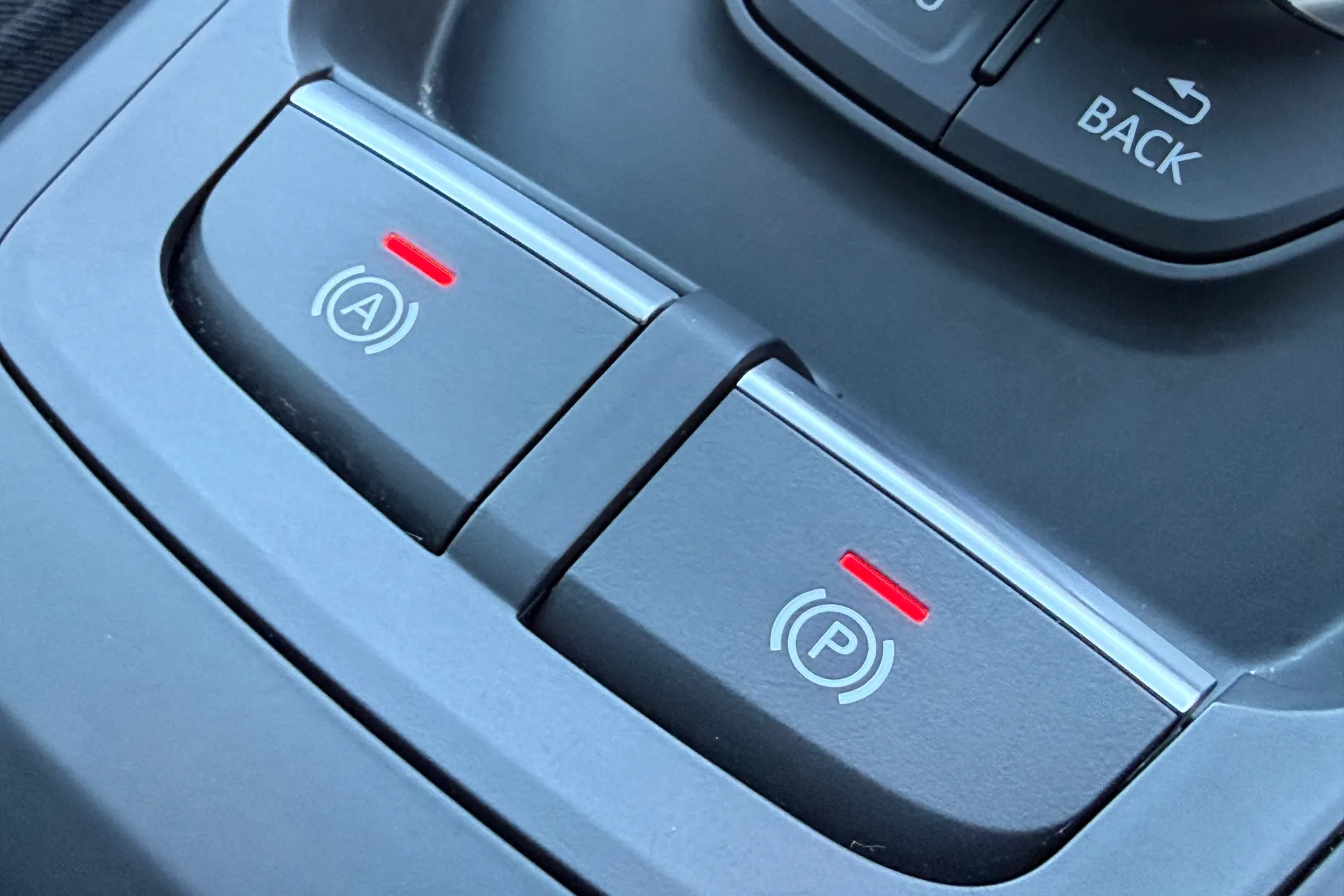 Audi Q2 thumbnail image number 34