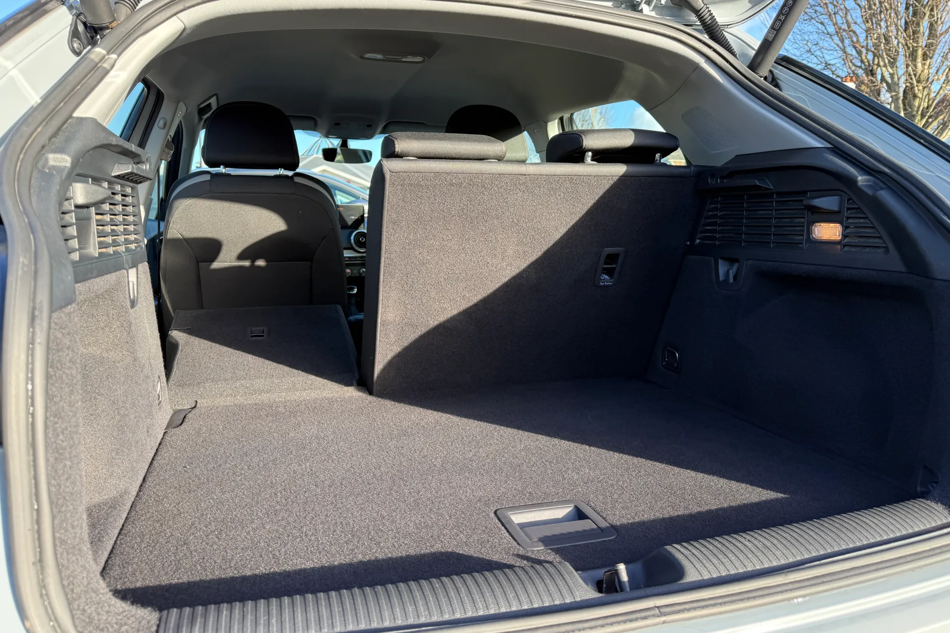 Audi Q2 thumbnail image number 29