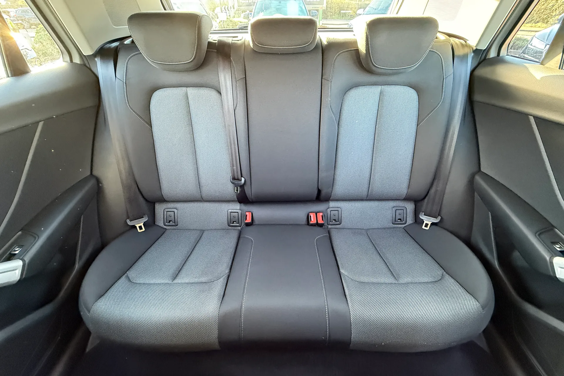 Audi Q2 thumbnail image number 31