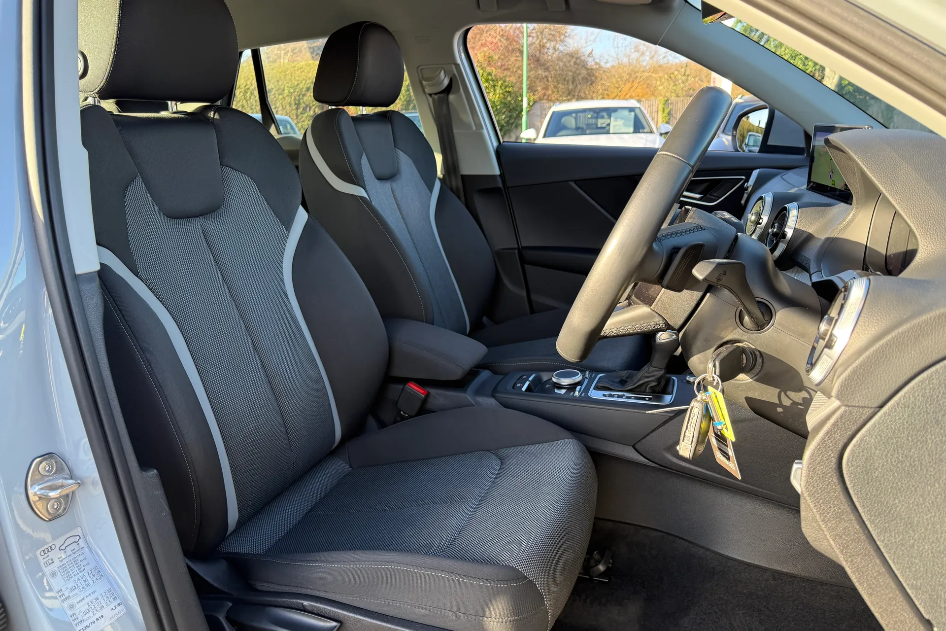 Audi Q2 thumbnail image number 21