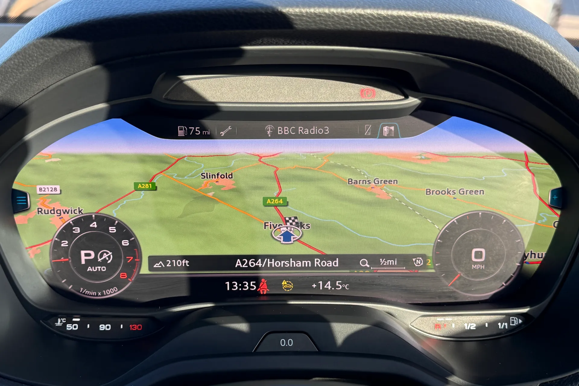 Audi Q2 thumbnail image number 11