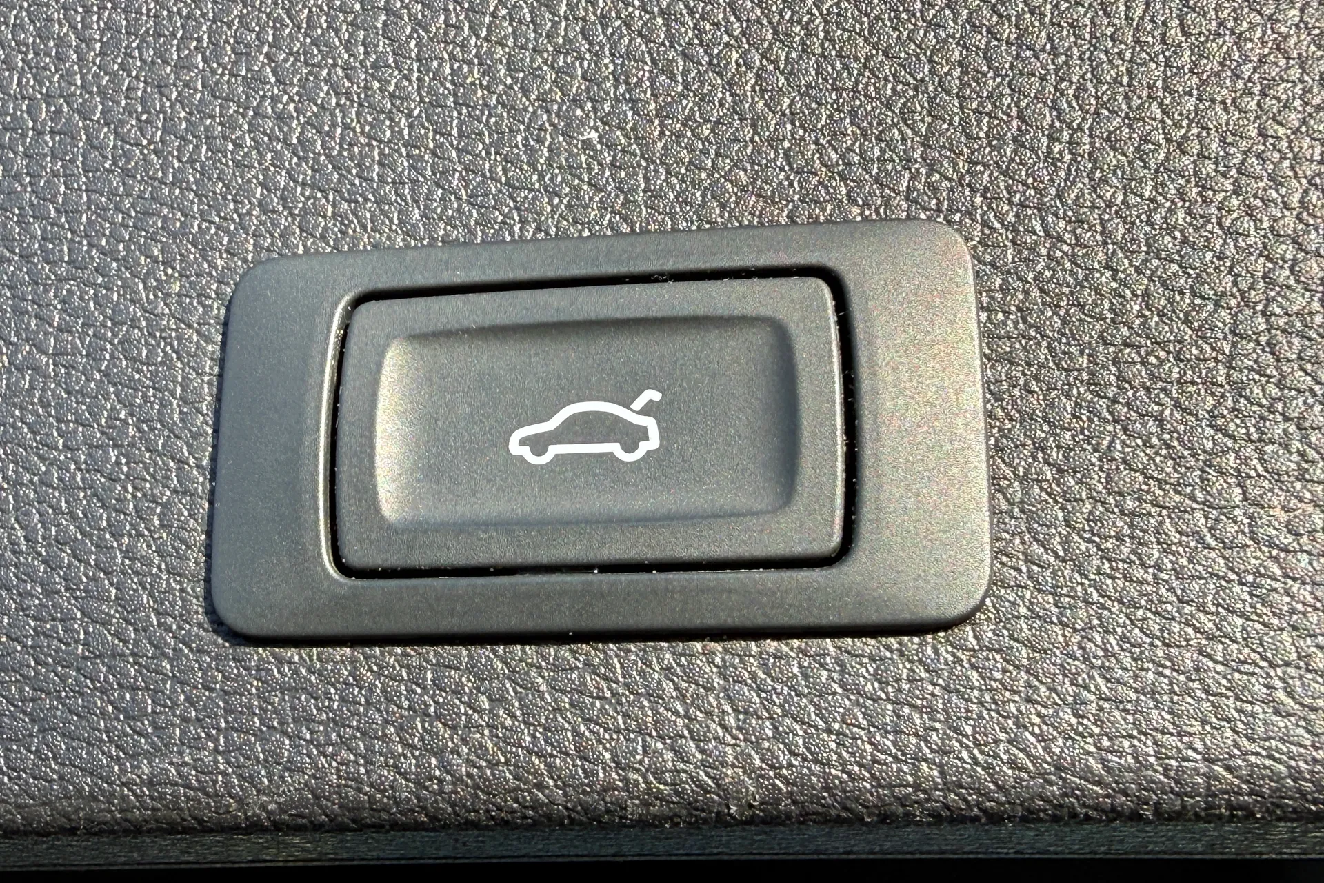 Audi Q2 thumbnail image number 30