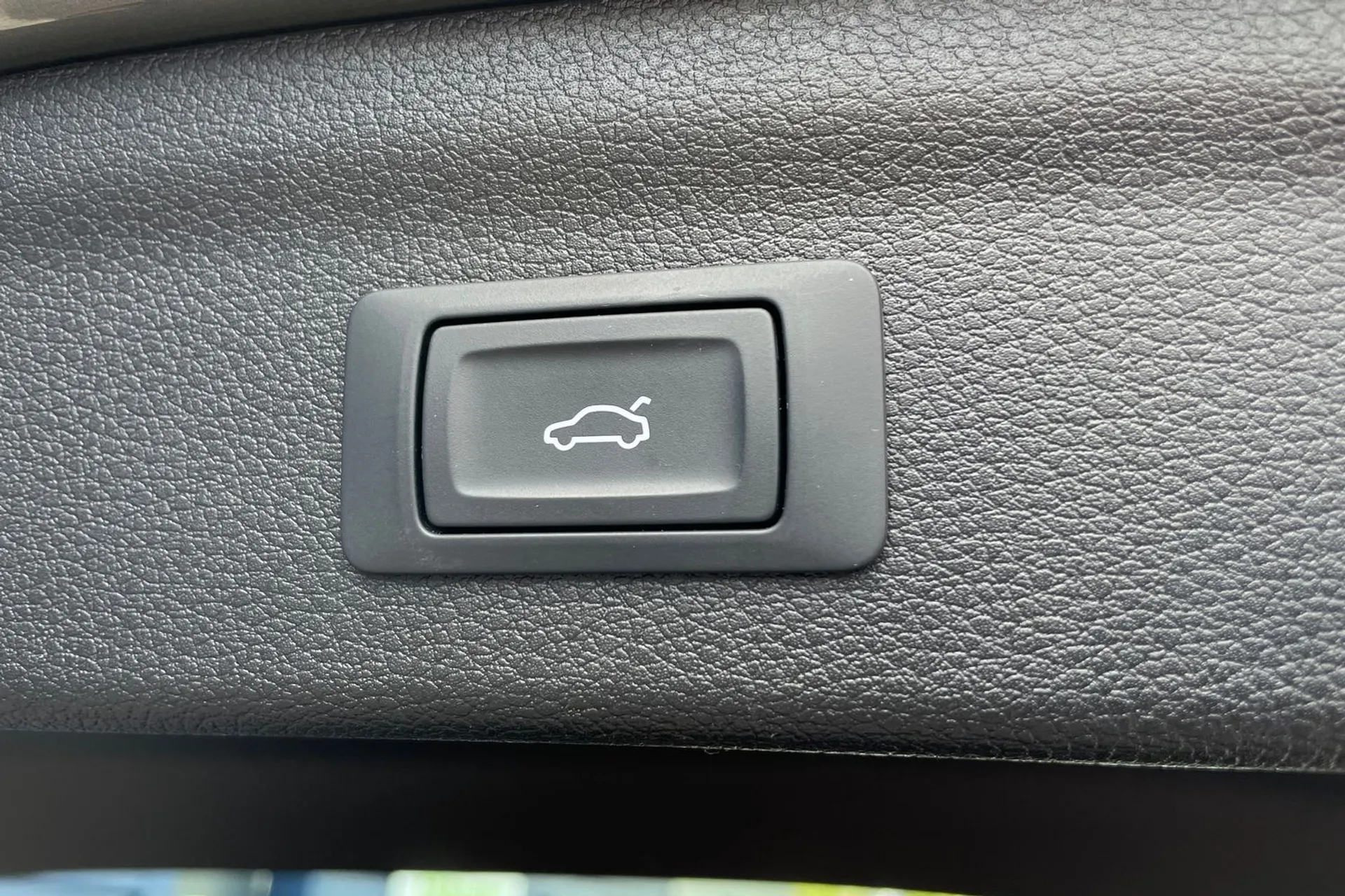 Audi Q3 thumbnail image number 19