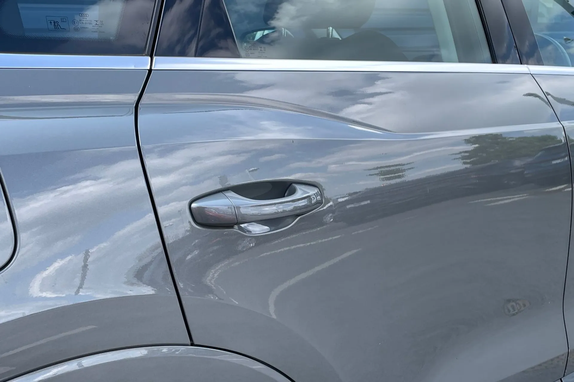 Audi Q3 thumbnail image number 15