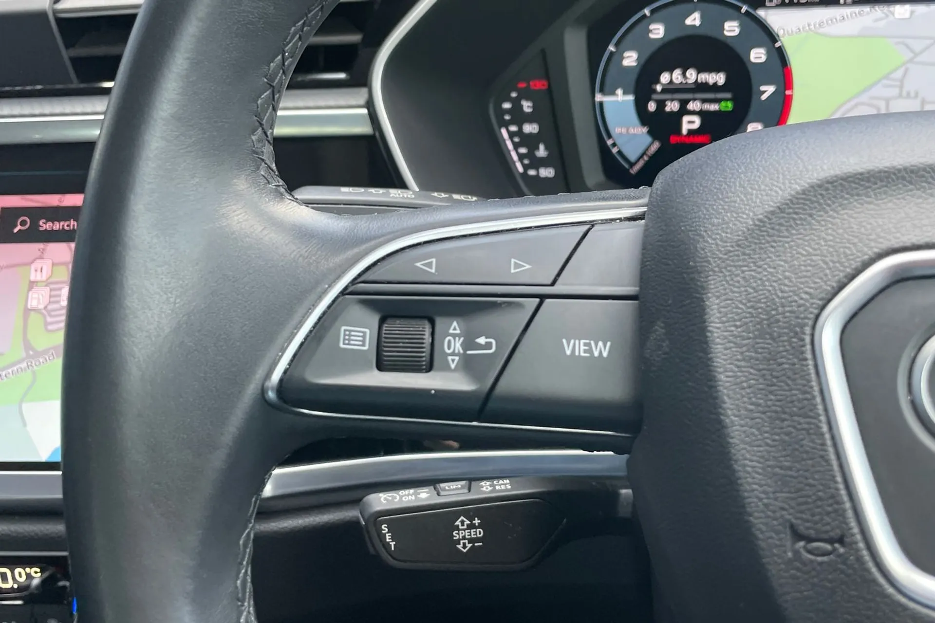 Audi Q3 thumbnail image number 42