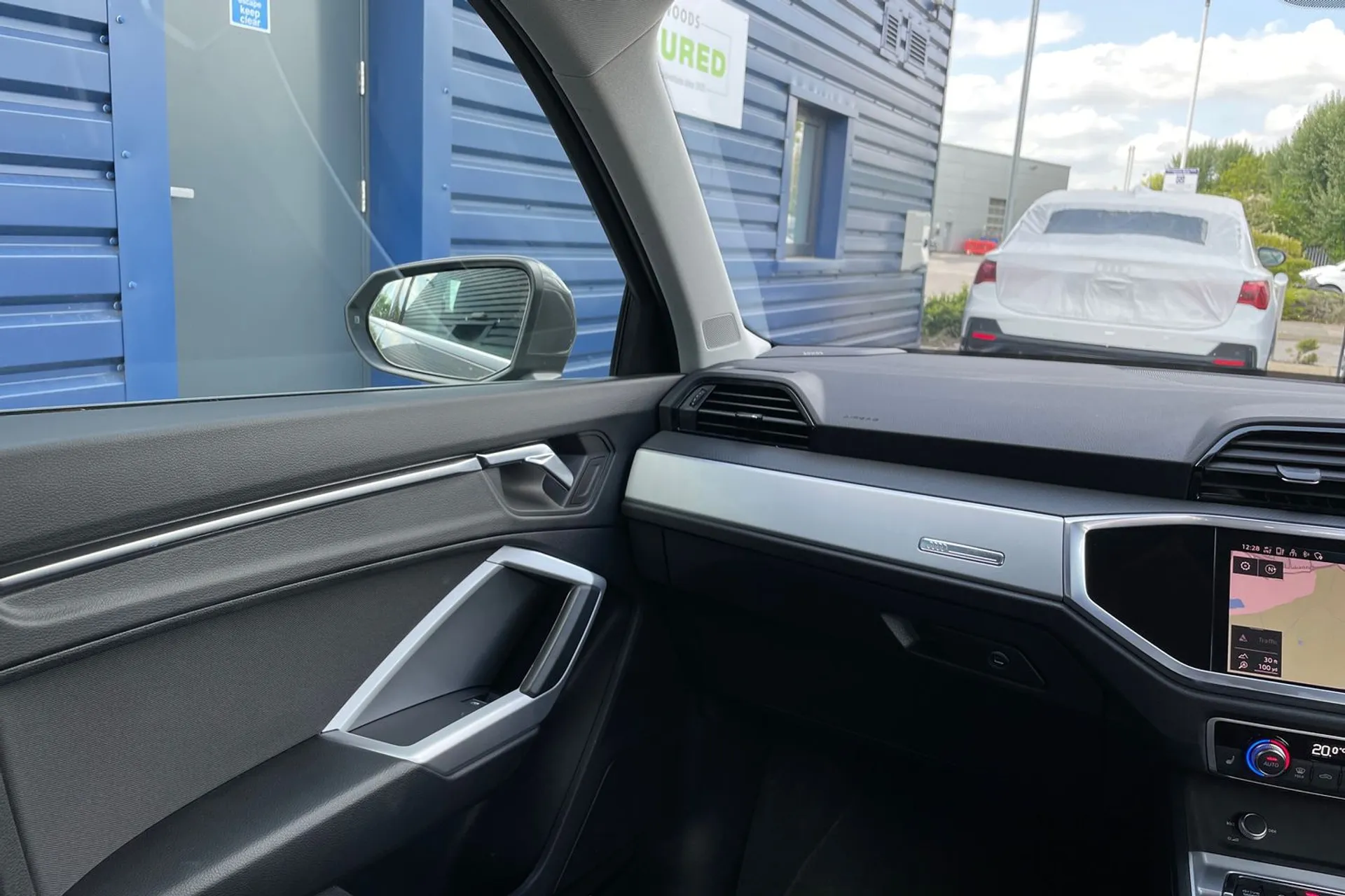 Audi Q3 thumbnail image number 37