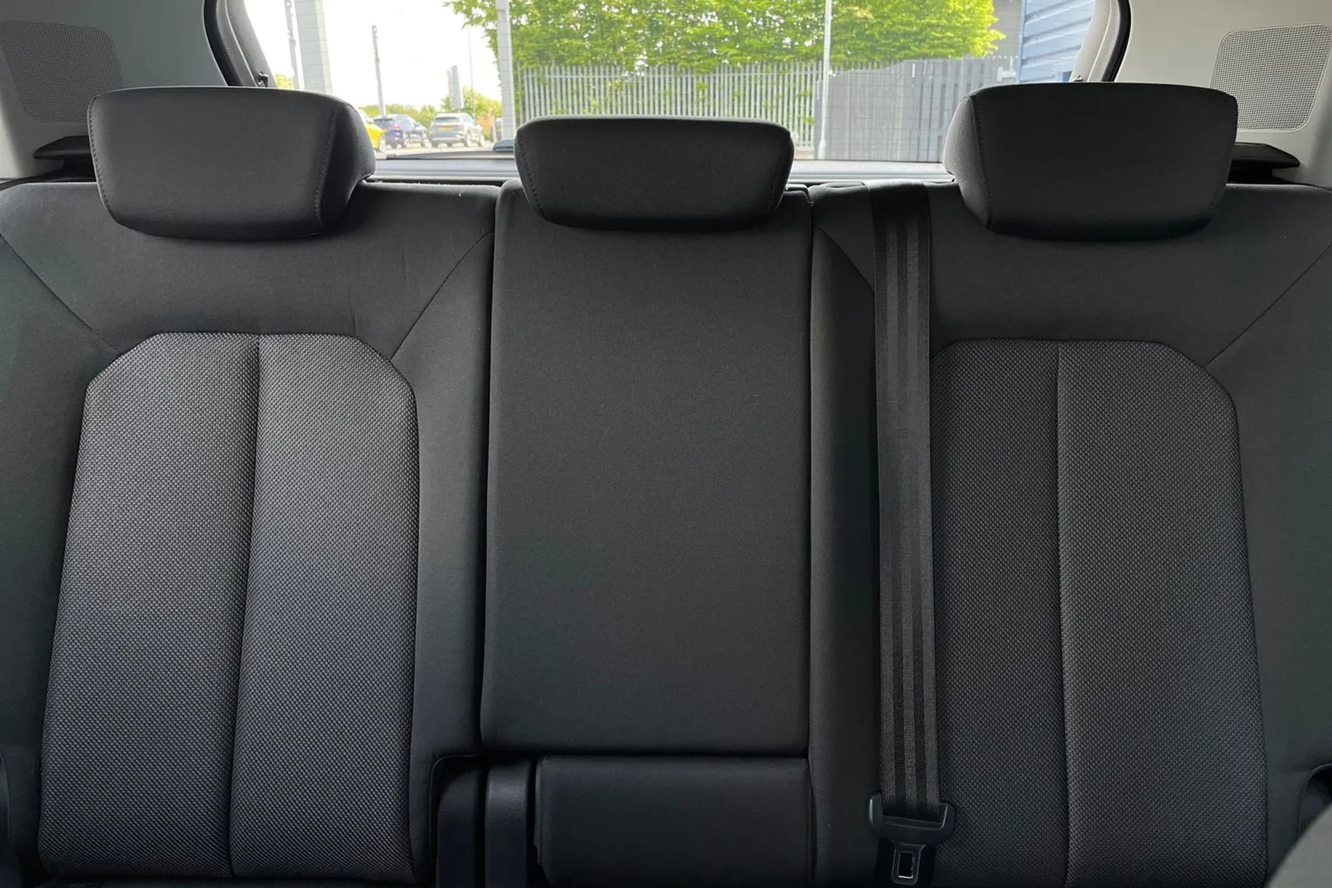 Audi Q3 thumbnail image number 36