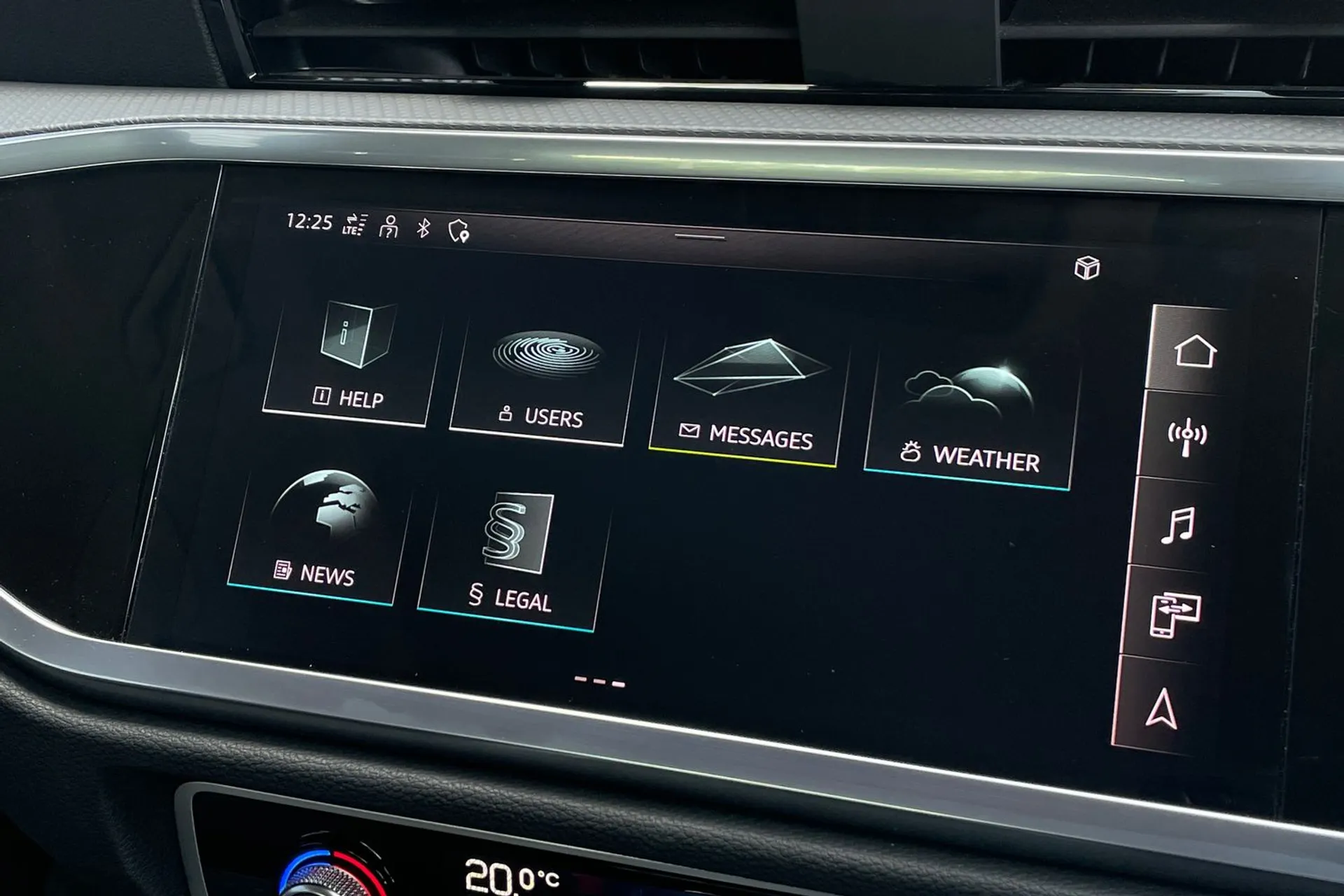 Audi Q3 thumbnail image number 35