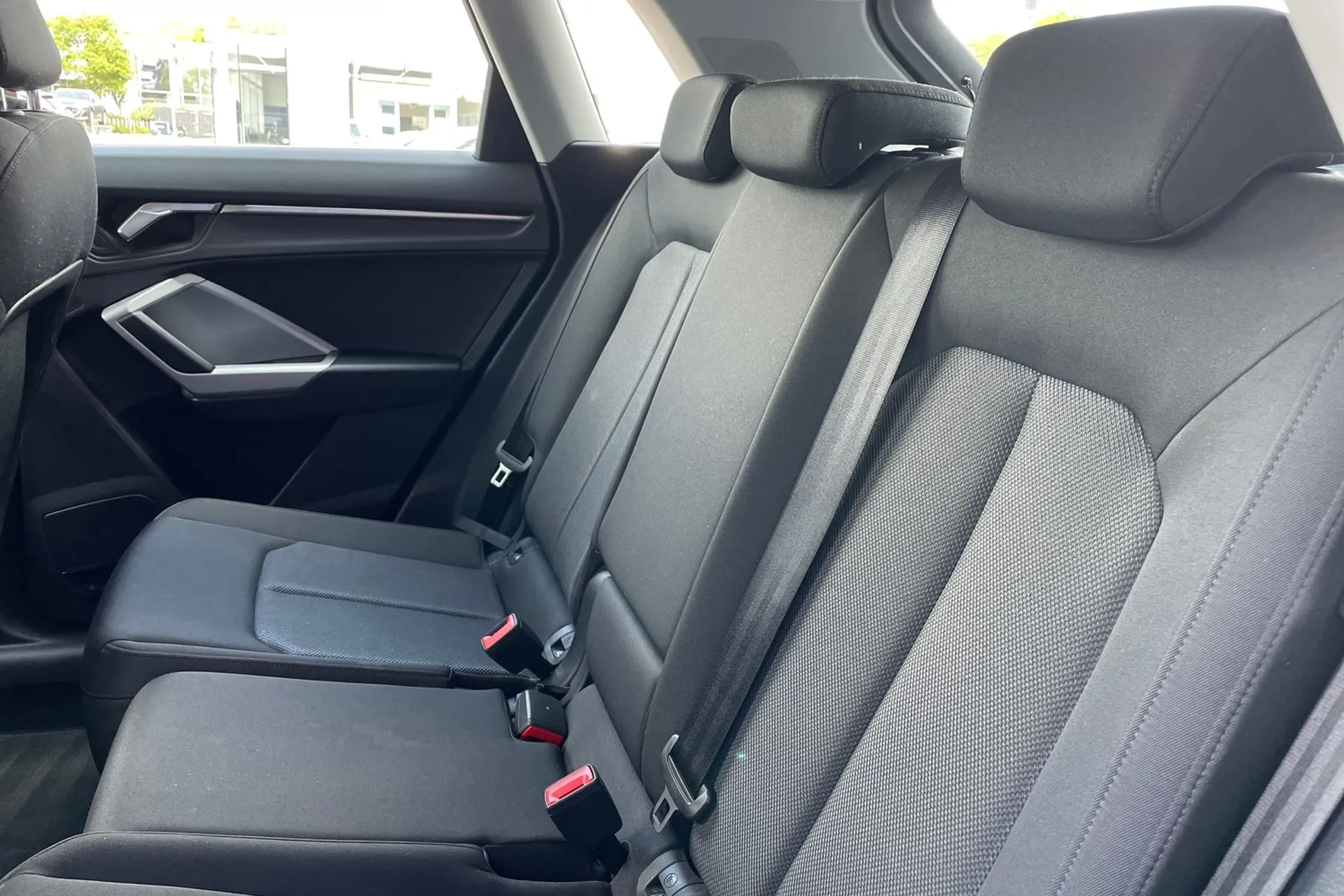 Audi Q3 thumbnail image number 34