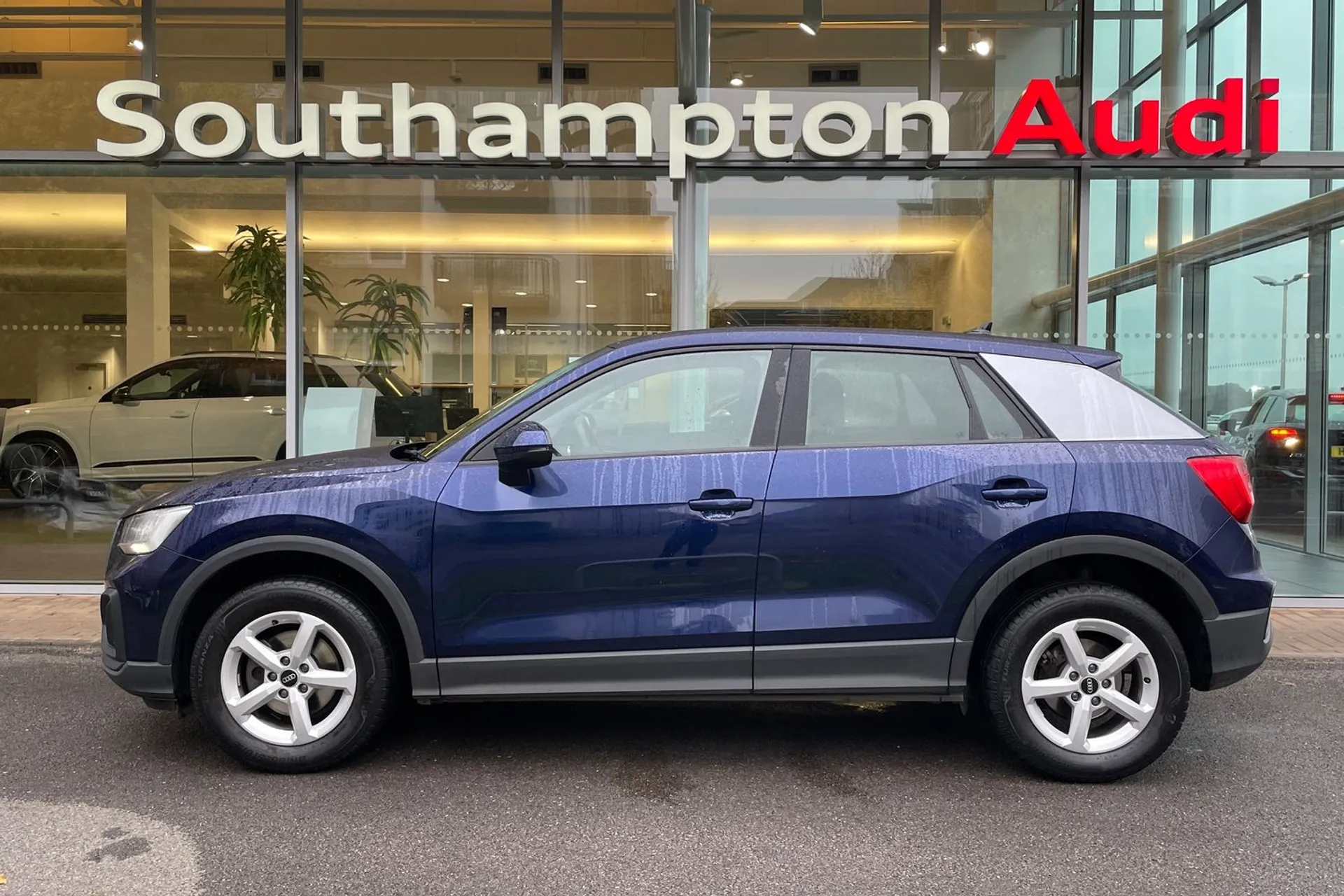 Audi Q2 thumbnail image number 9