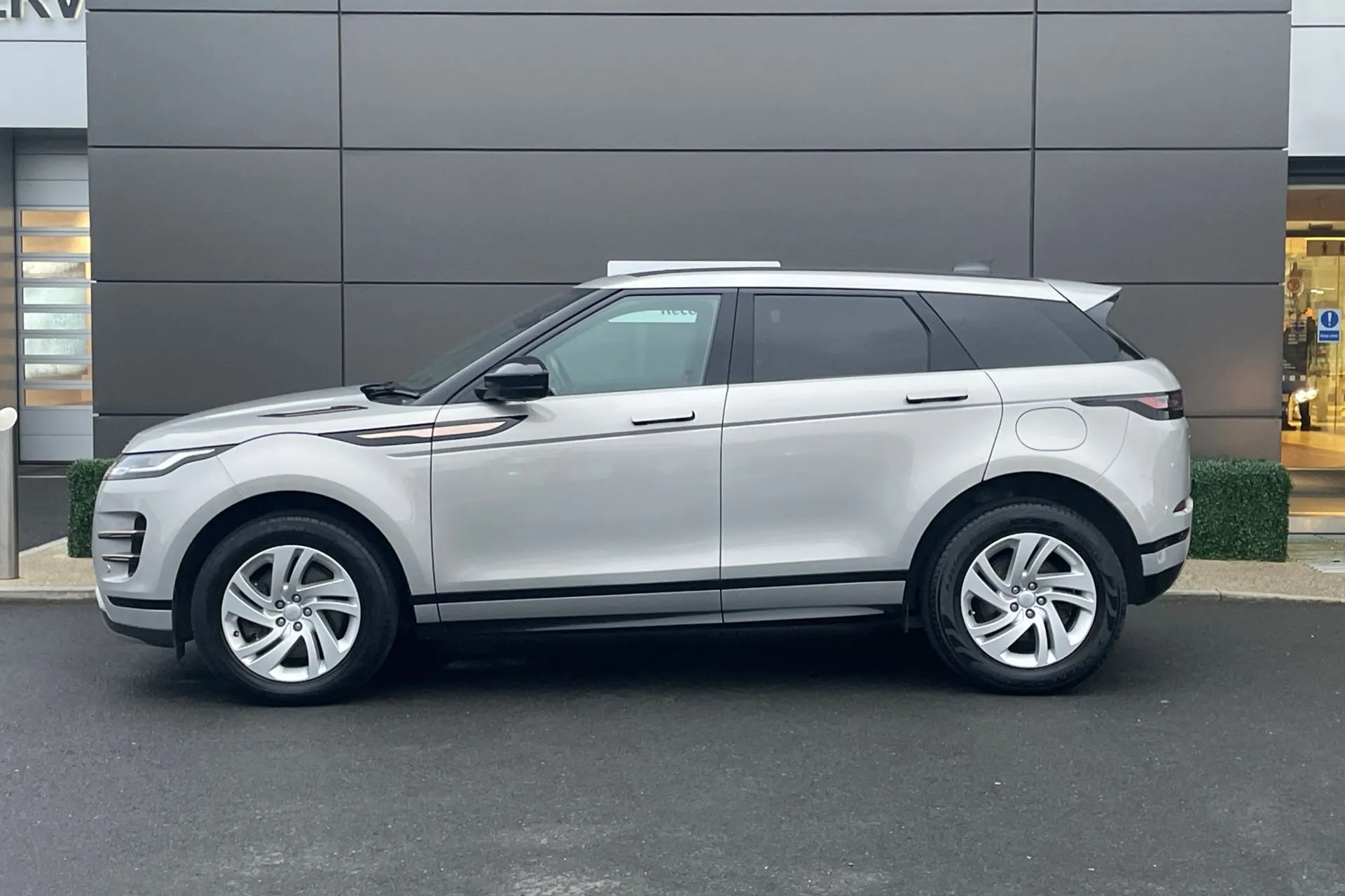 LAND ROVER RANGE ROVER EVOQUE thumbnail image number 13