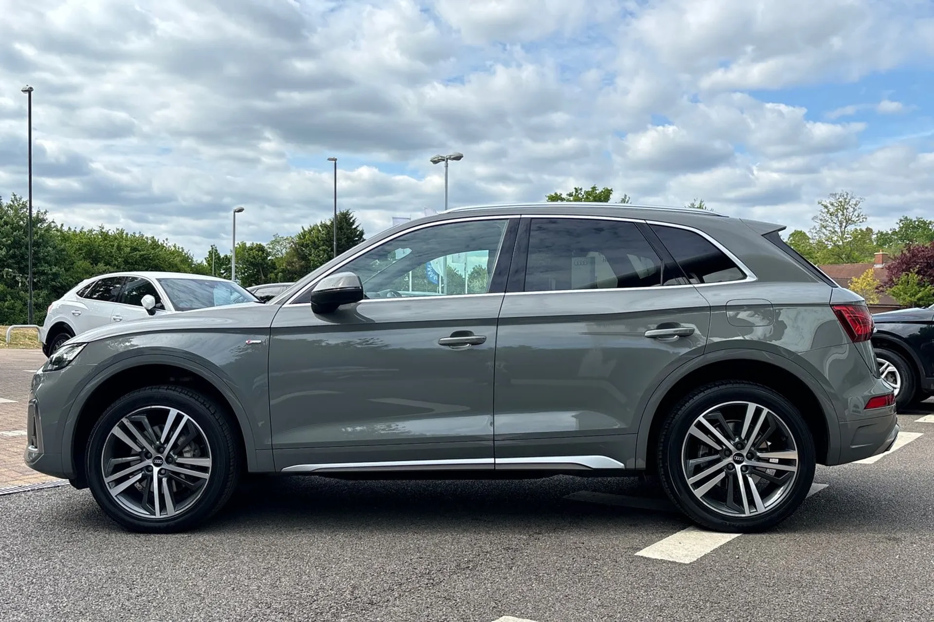 Audi Q5 thumbnail image number 10
