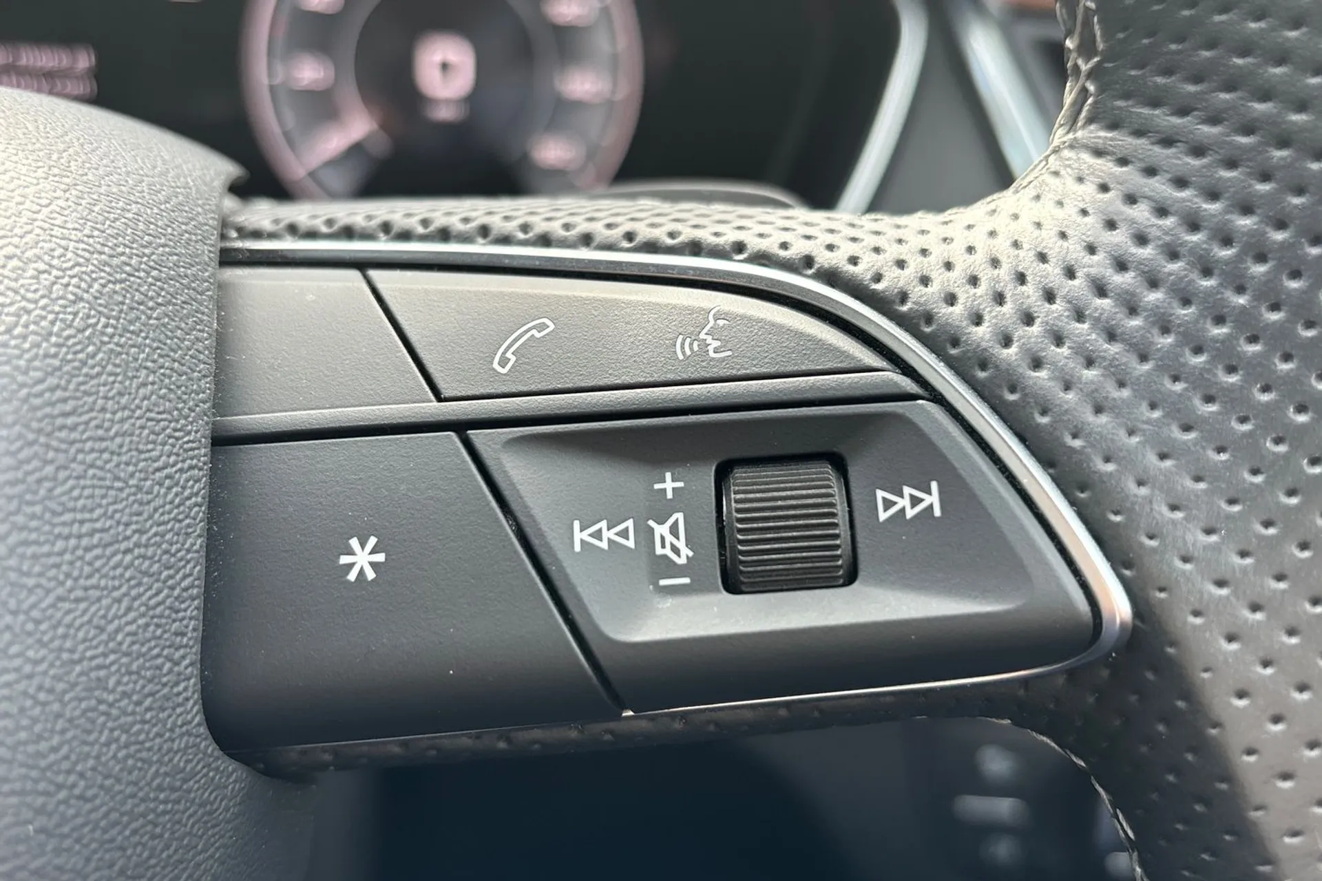 Audi Q5 thumbnail image number 38