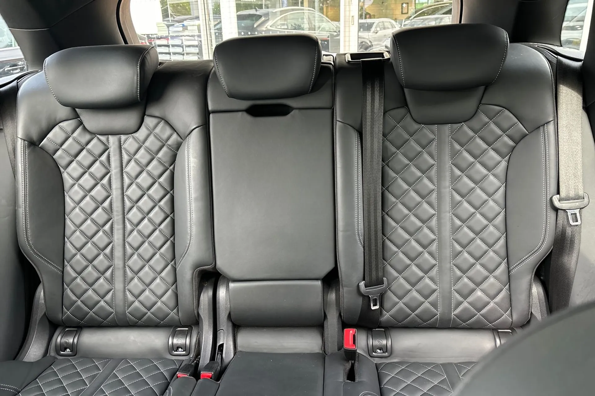 Audi Q5 thumbnail image number 31