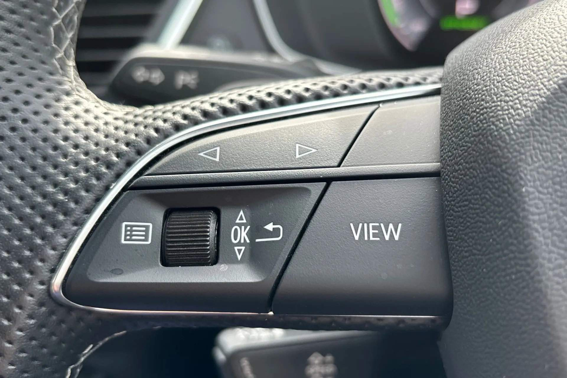 Audi Q5 thumbnail image number 37