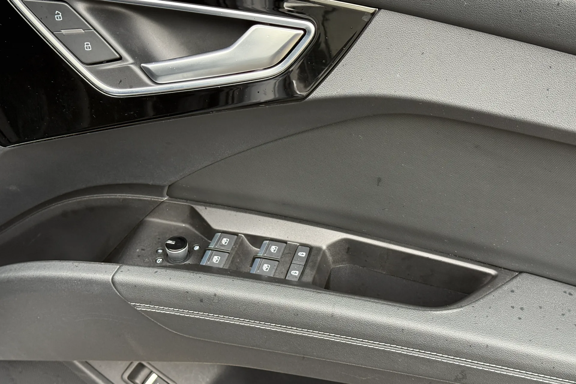 Audi Q4 thumbnail image number 38