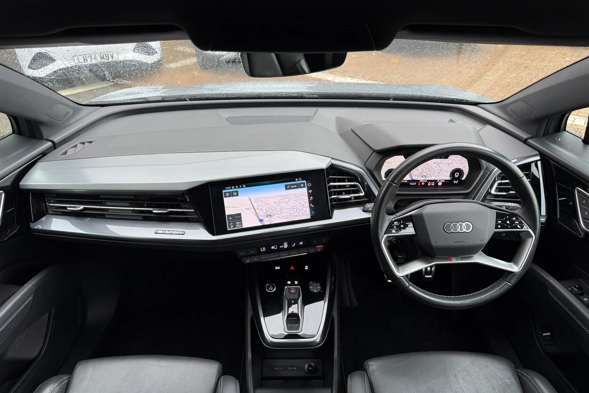 Audi Q4 thumbnail image number 3