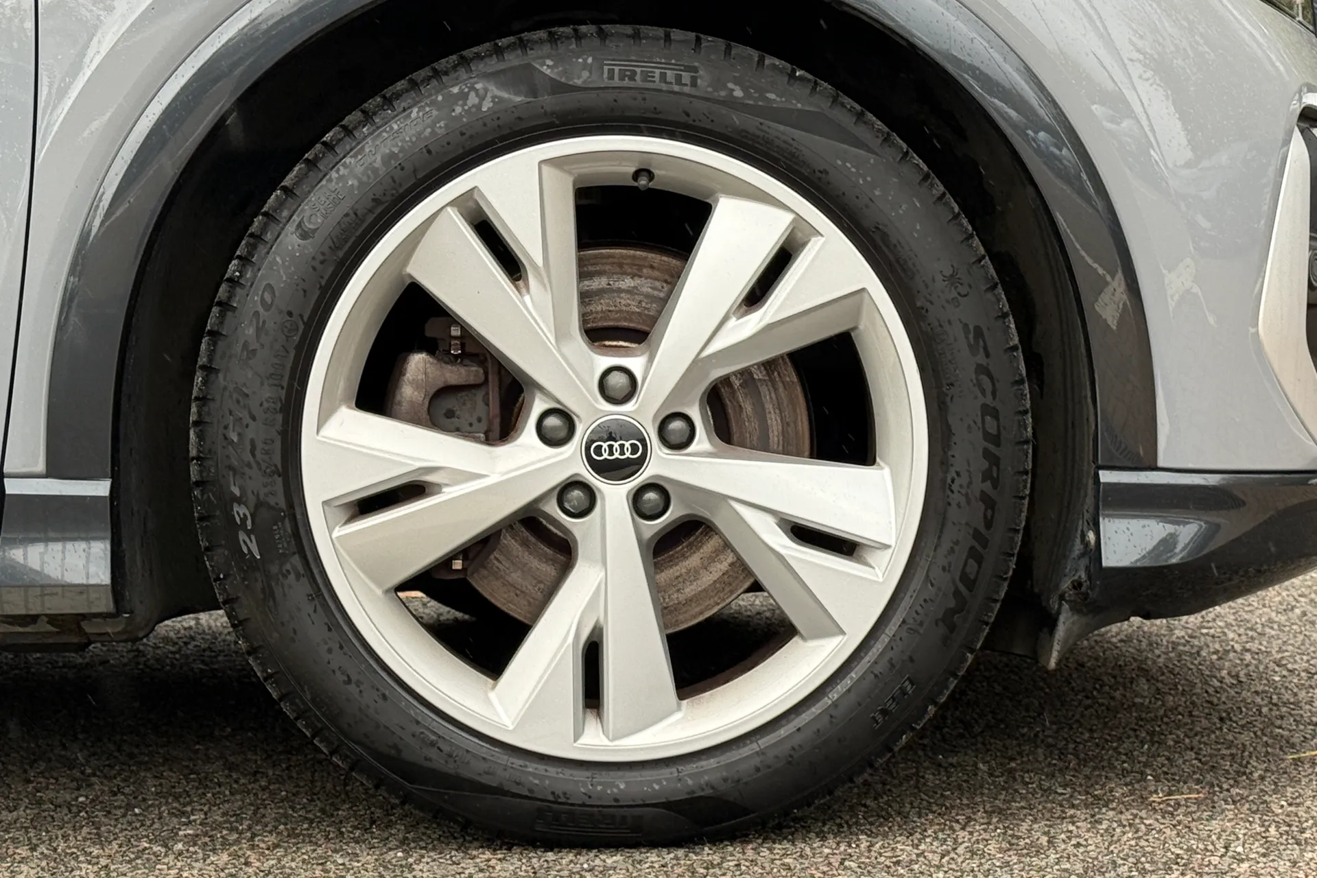 Audi Q4 thumbnail image number 22