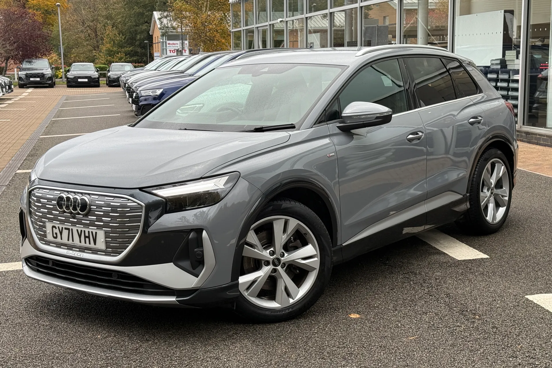 Audi Q4 thumbnail image number 15