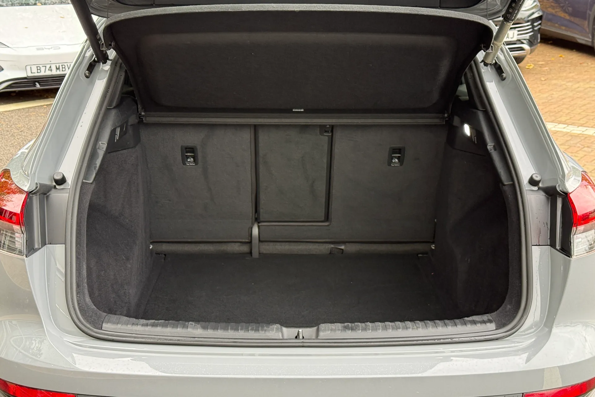 Audi Q4 thumbnail image number 26