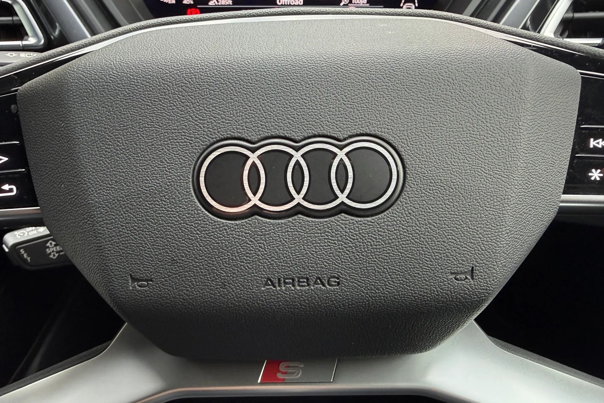 Audi Q4 thumbnail image number 66