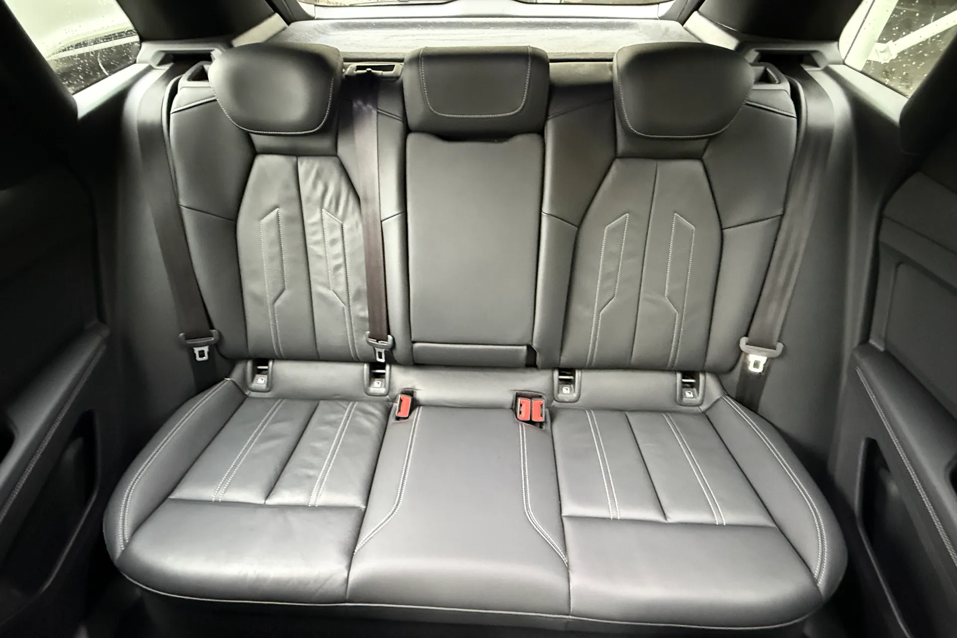 Audi Q4 thumbnail image number 32