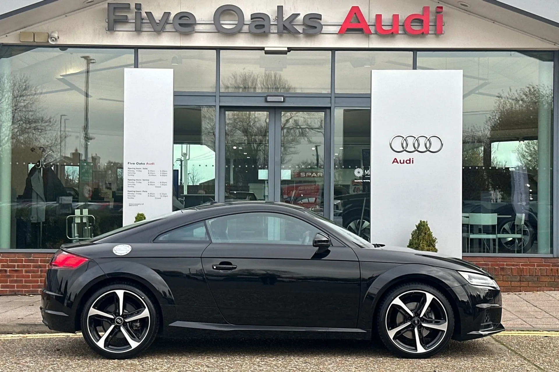 Audi TT thumbnail image number 2