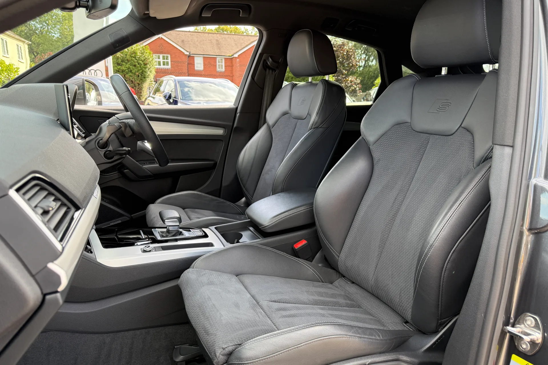 Audi Q5 thumbnail image number 32
