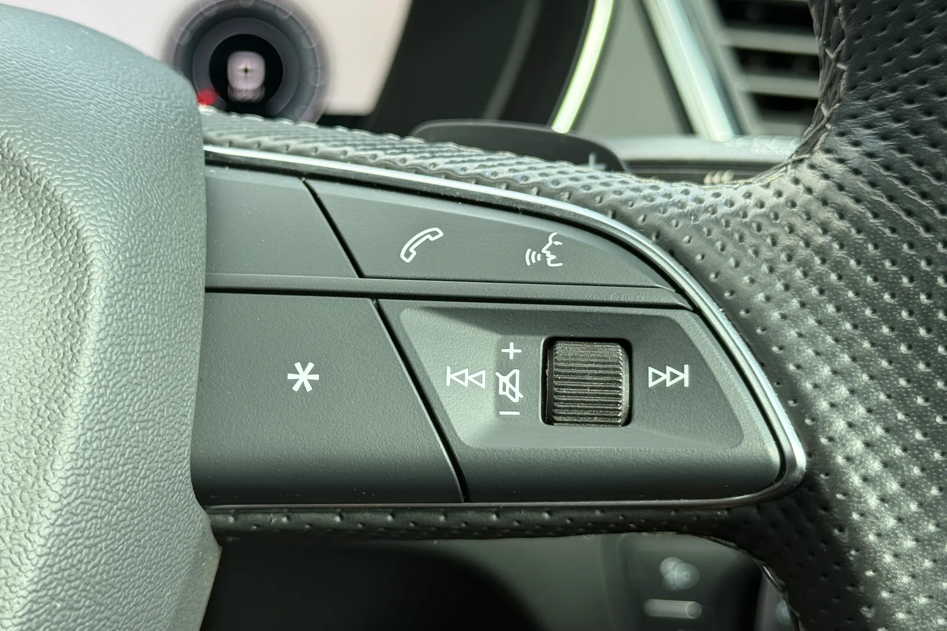 Audi Q5 thumbnail image number 24