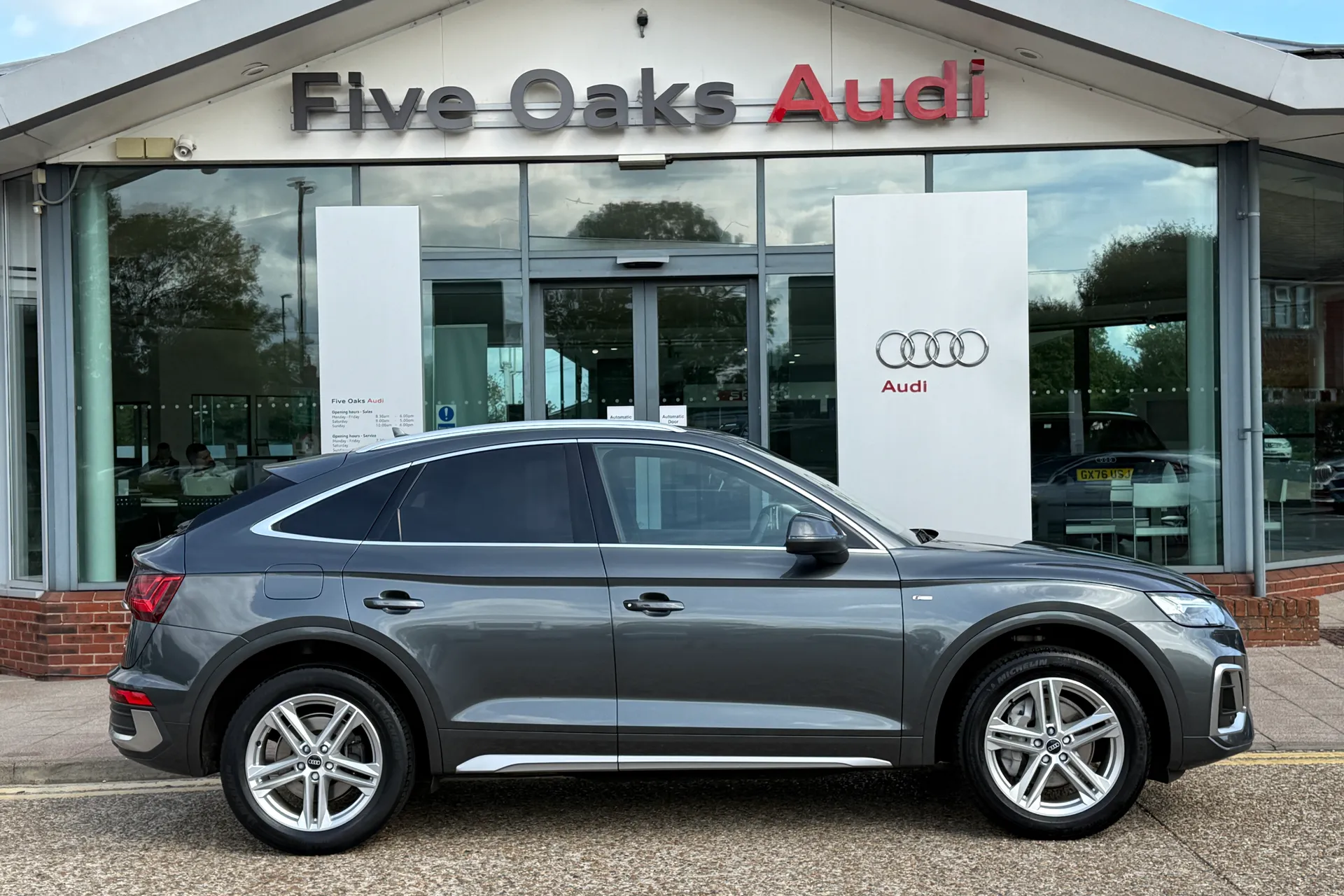 Audi Q5 thumbnail image number 2