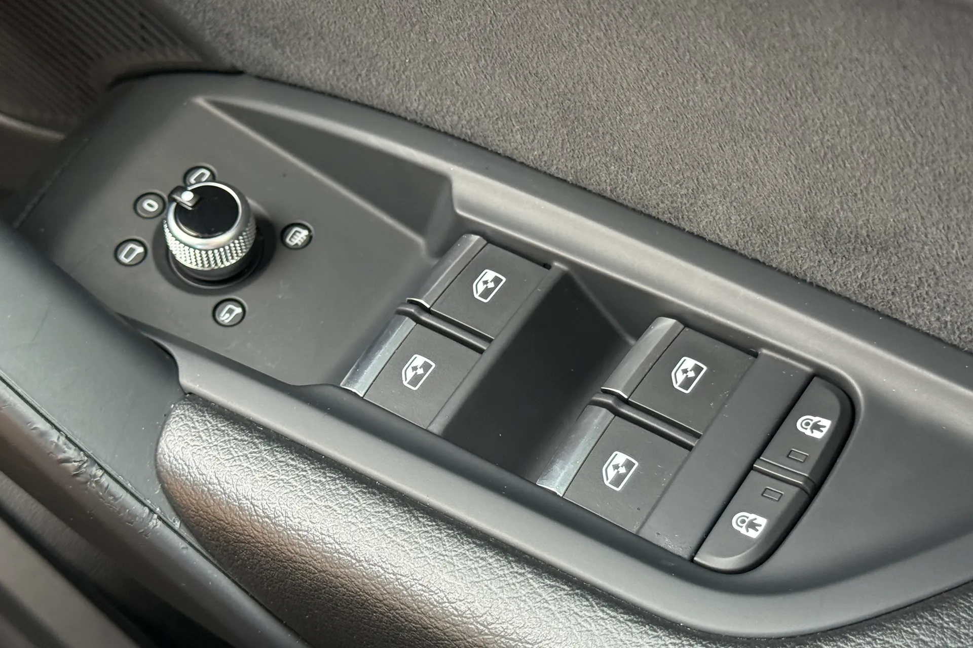 Audi Q5 thumbnail image number 21