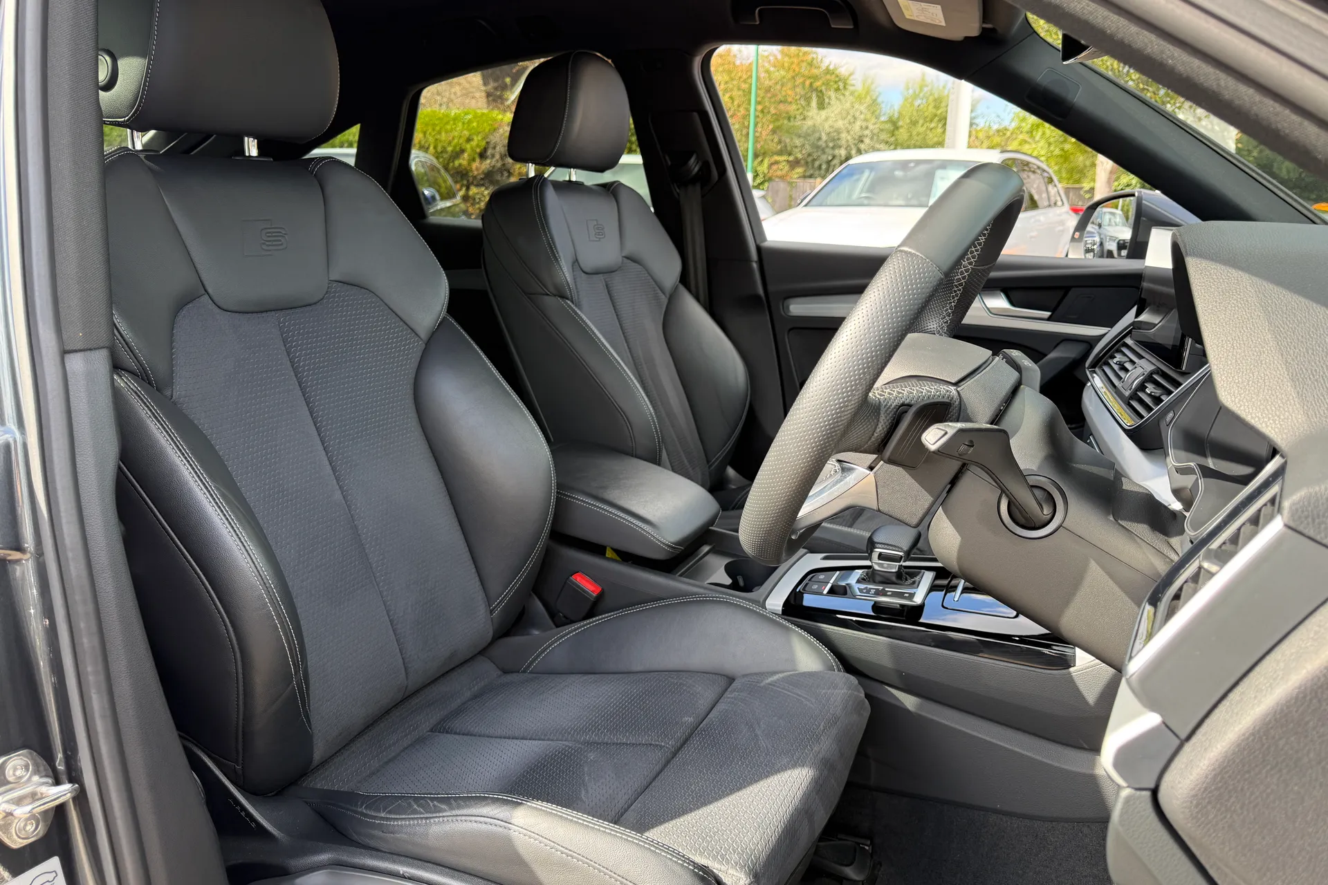 Audi Q5 thumbnail image number 29