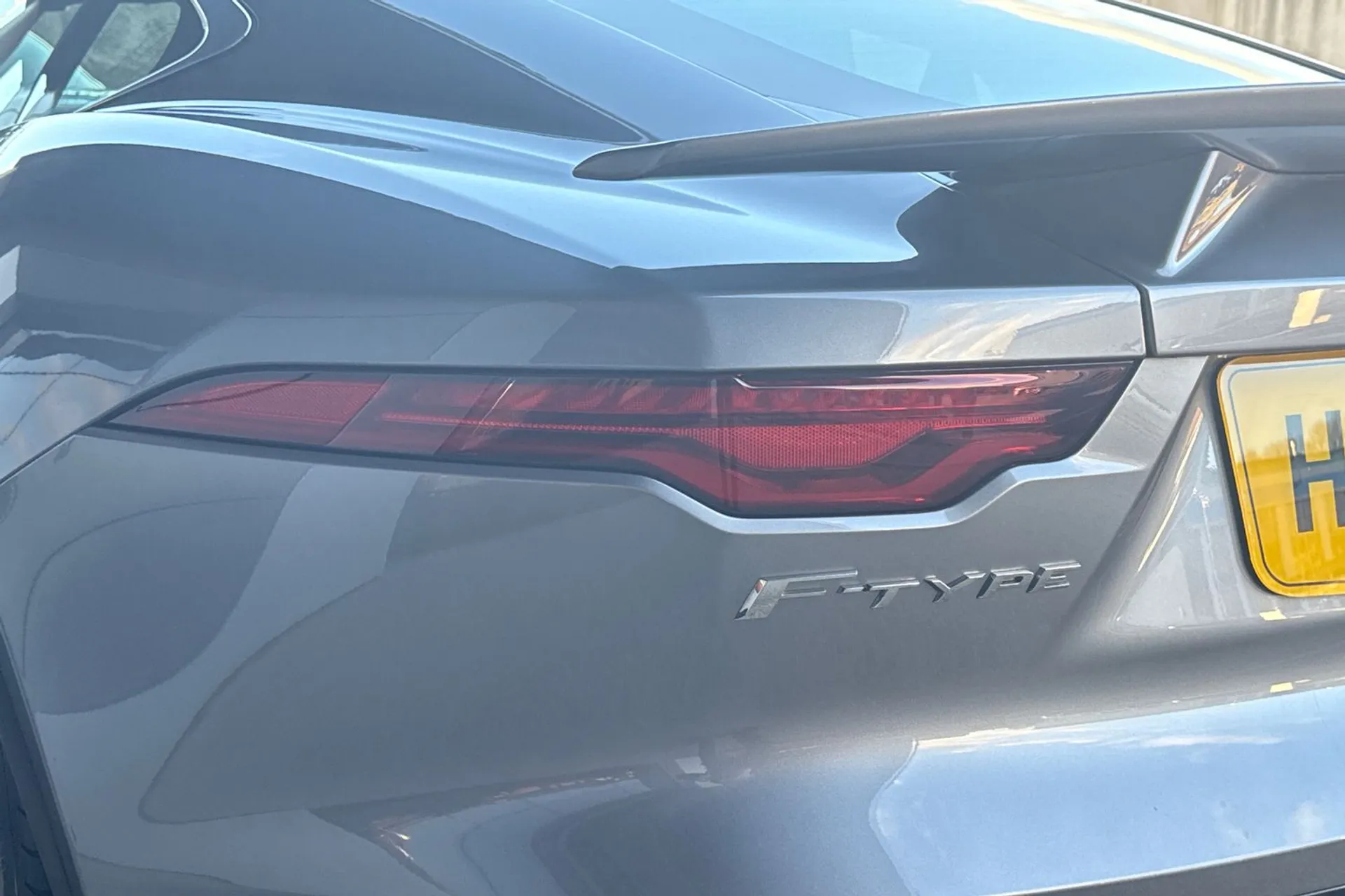 Jaguar F-TYPE thumbnail image number 41