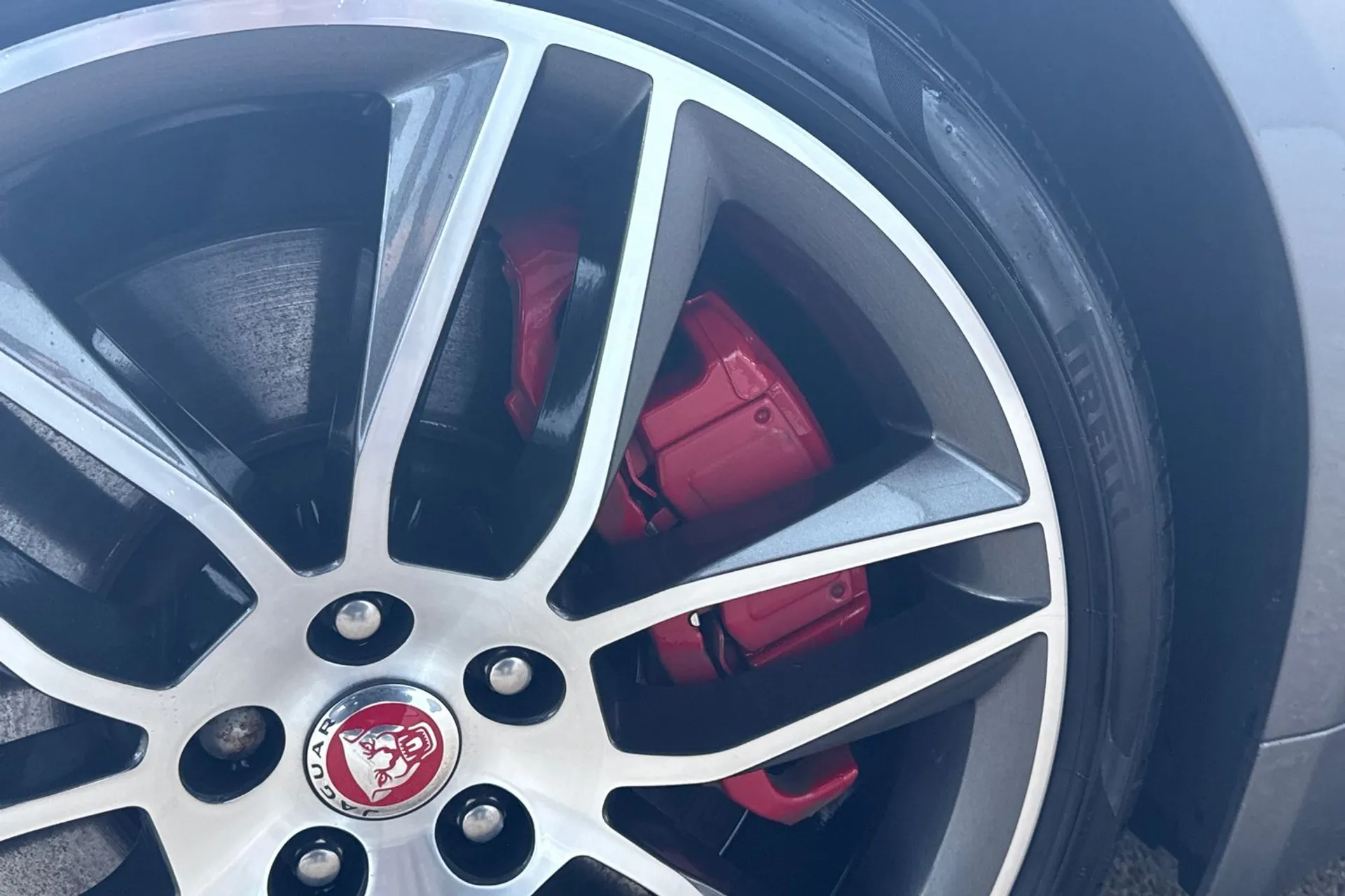 Jaguar F-TYPE thumbnail image number 25