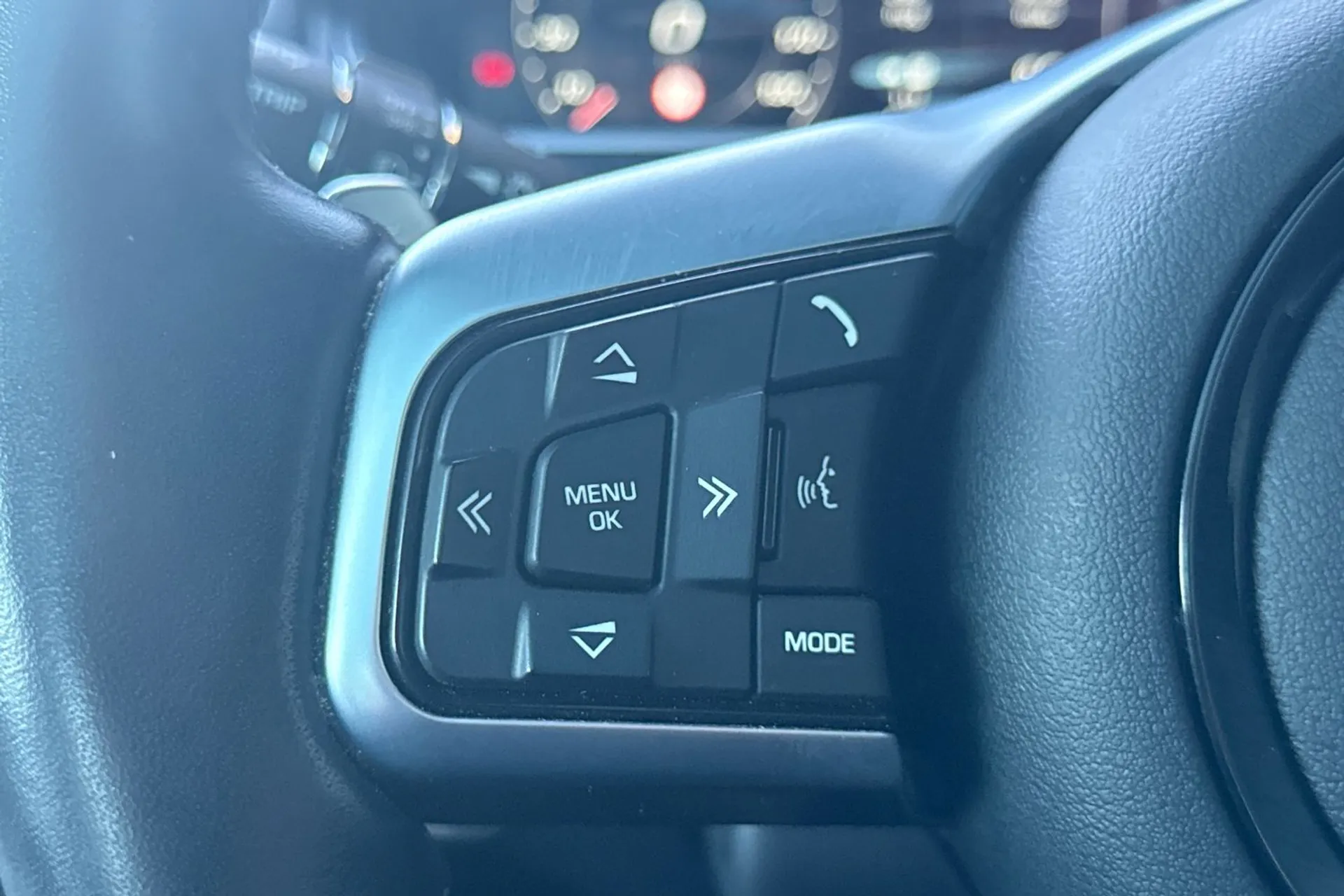 Jaguar F-TYPE thumbnail image number 31